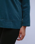 Uneven Hem Crew Neck Top in Teal_Sleeve Detail