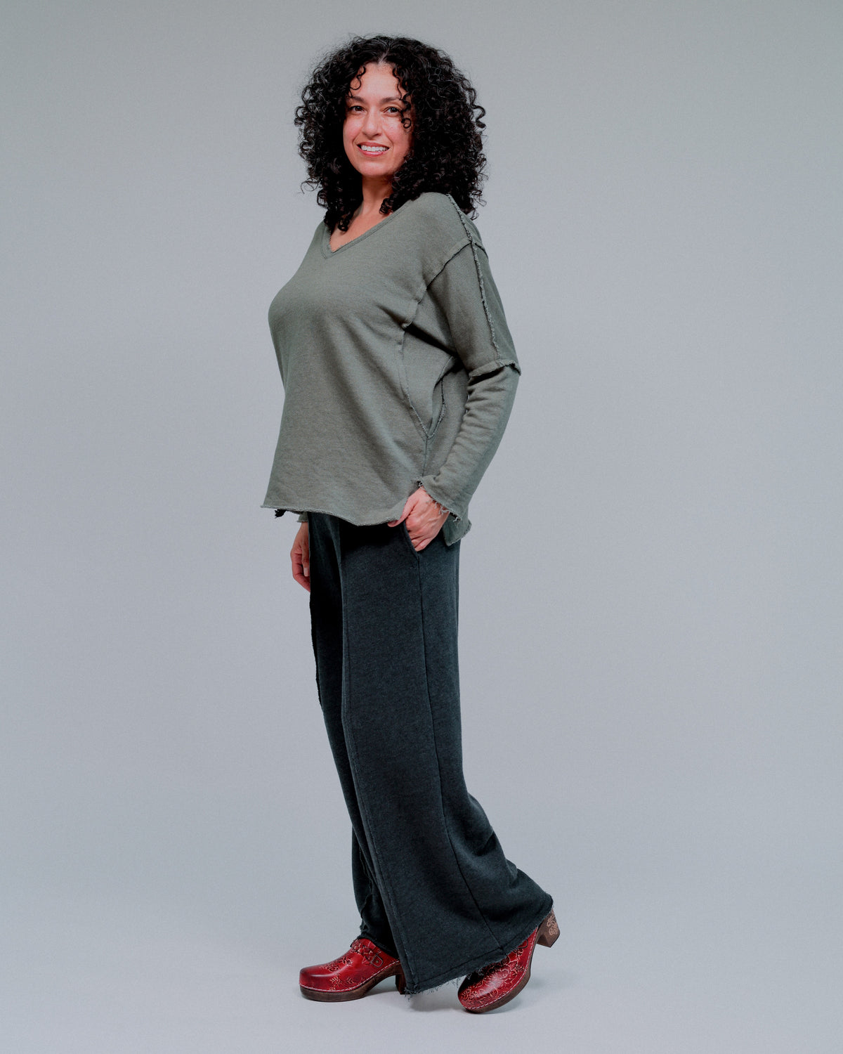 Lace V-Neck Long Sleeve Top in Olive_Side