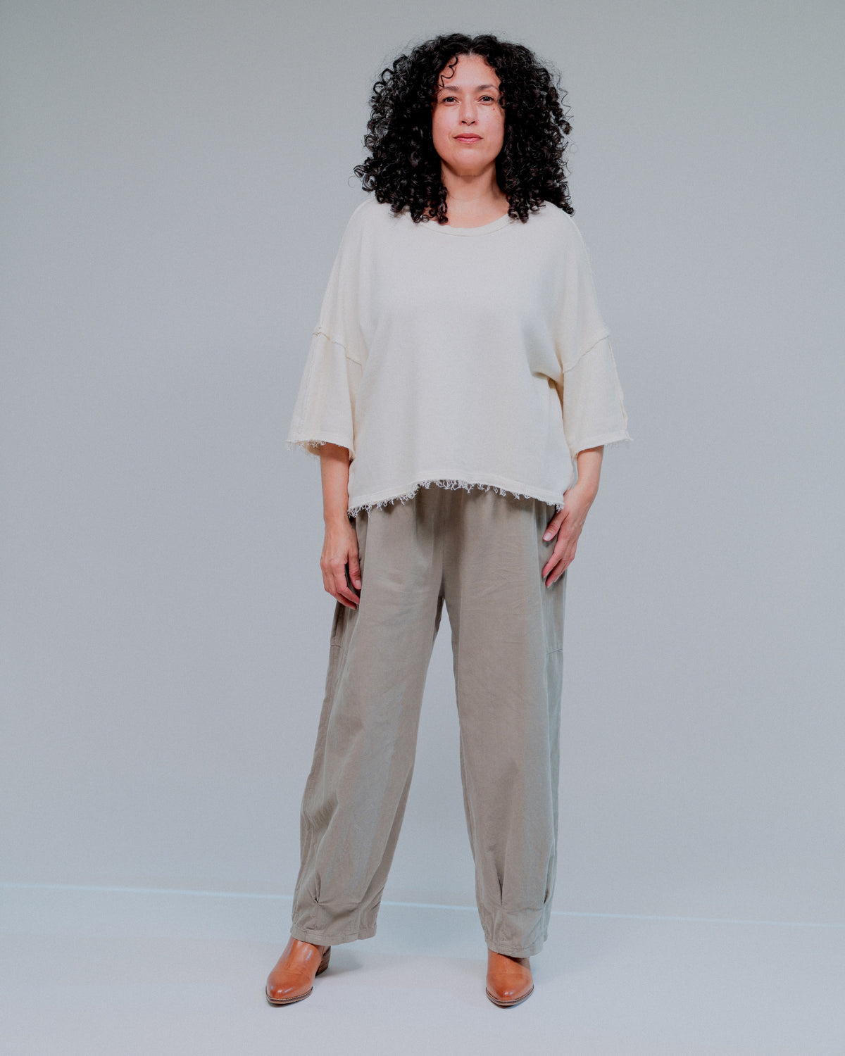 Ribbed Neck Raw Finish Top in Ivory_Front