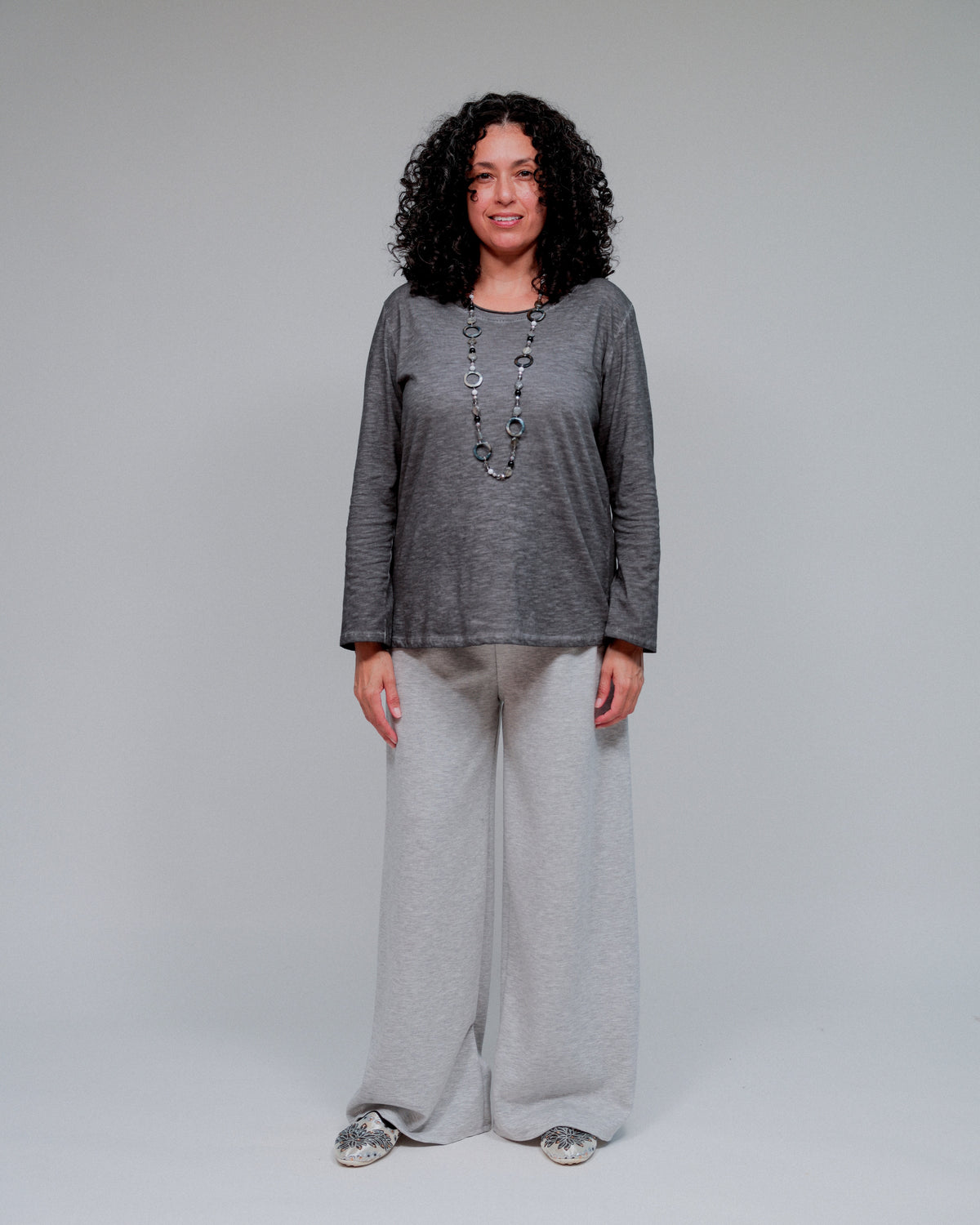 Mineral Wash Long Sleeve Tee in Charcoal_Front