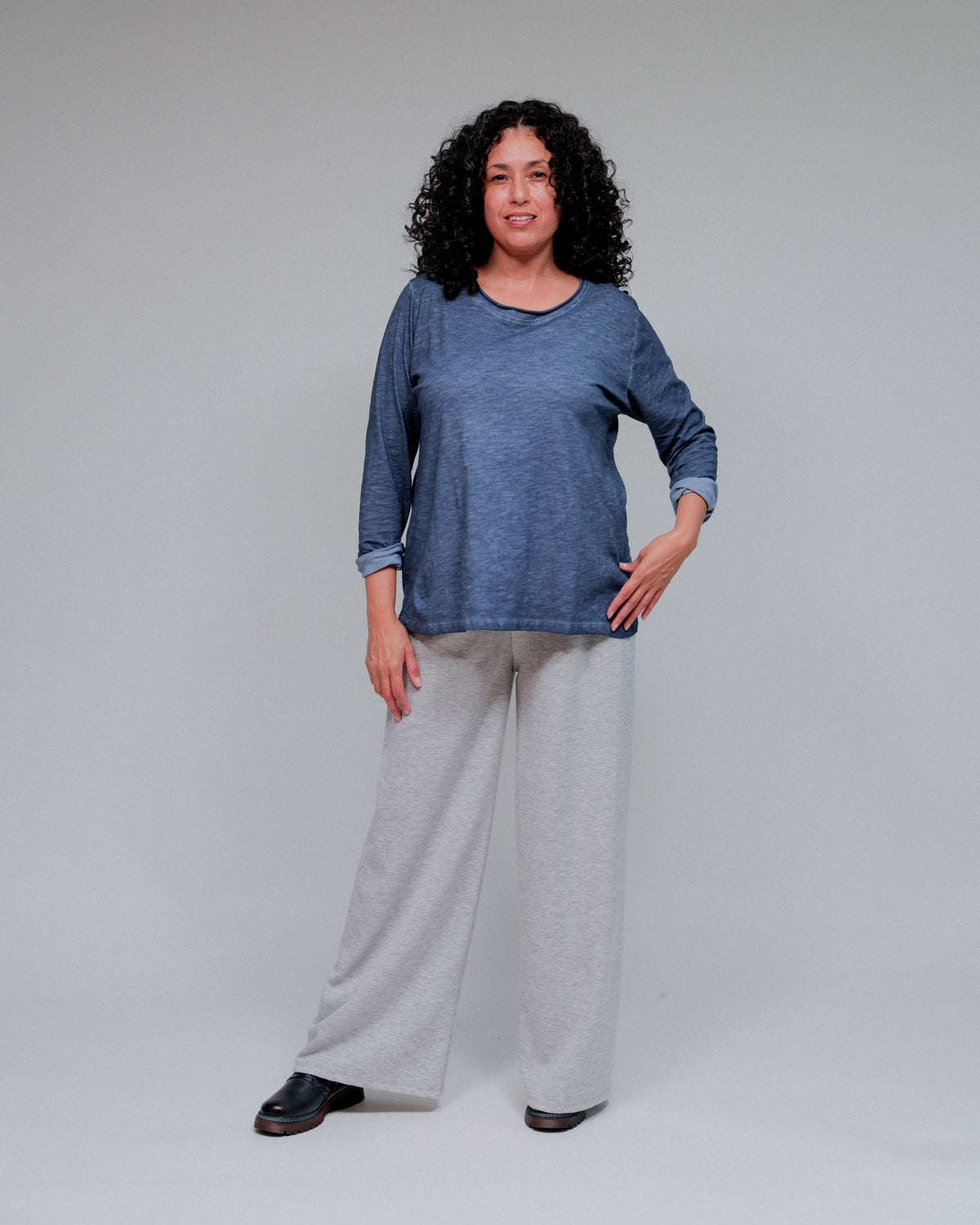 Mineral Wash Long Sleeve Tee in Navy_Front