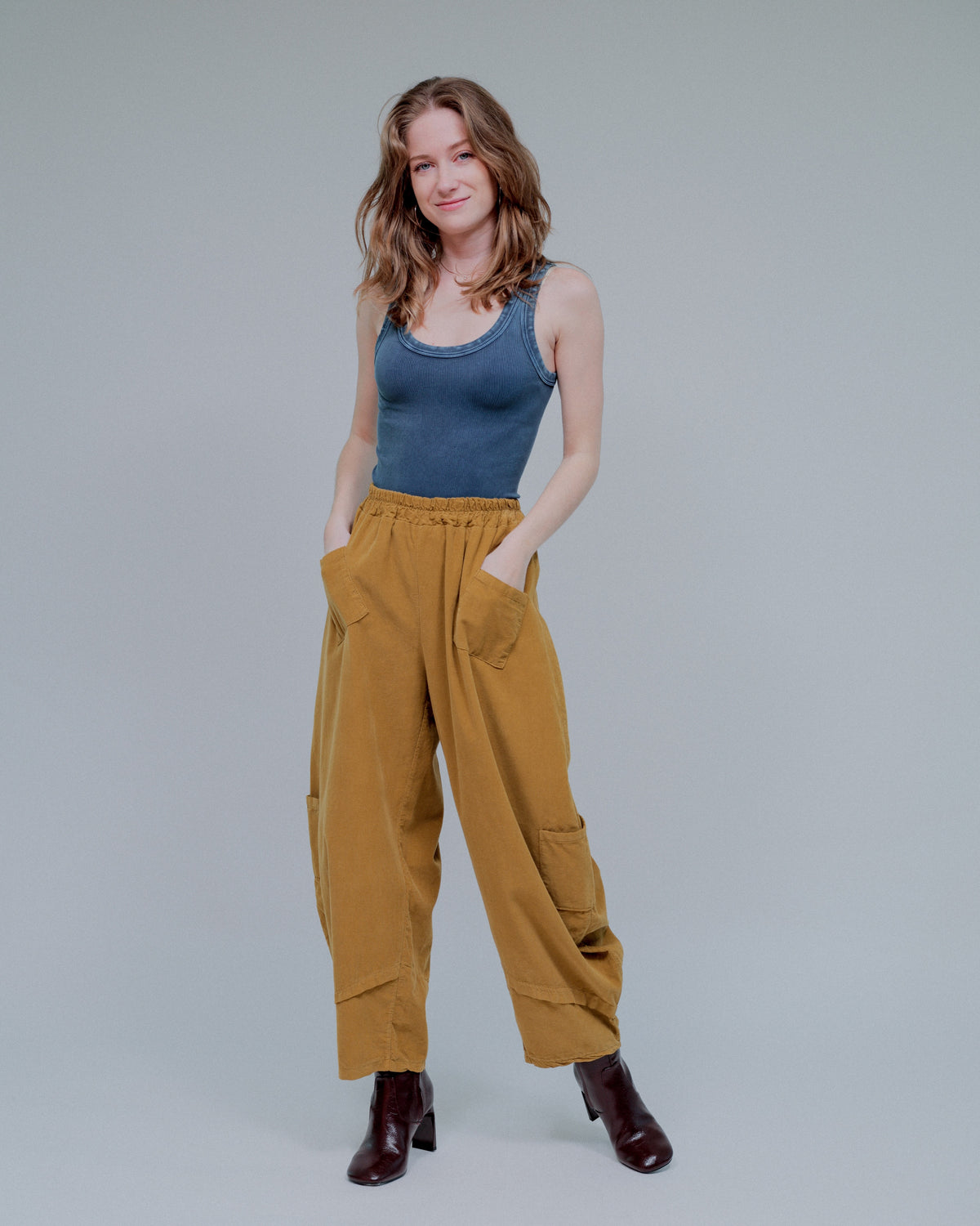 4 Pocket Tapered Hem Pants in Mustard_Side