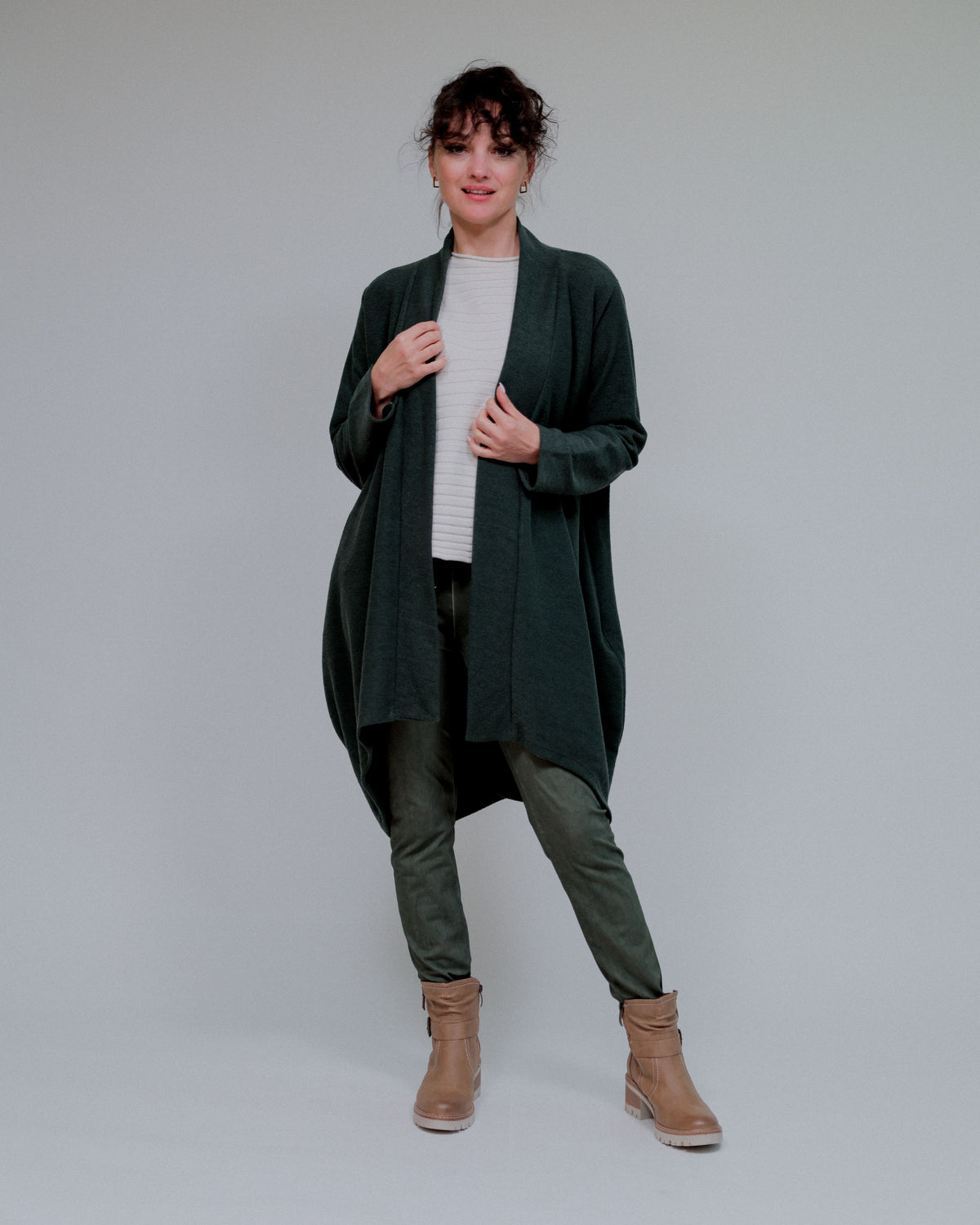 Panel Collar Round Duster in Olive_Front