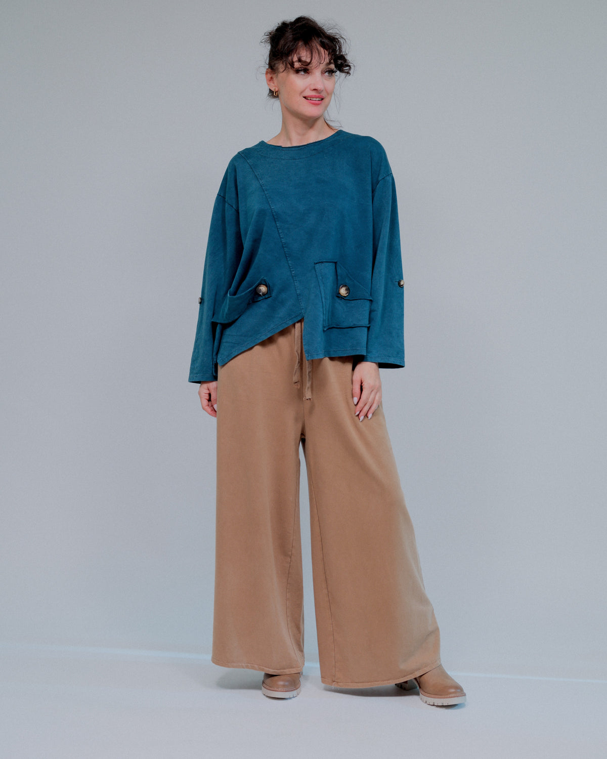 Envelope Pocket Artsy Top in Teal_Front