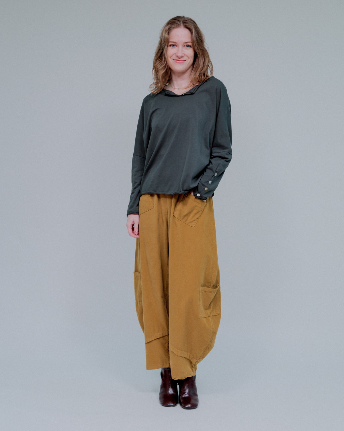 4 Pocket Tapered Hem Pants in Mustard_Front
