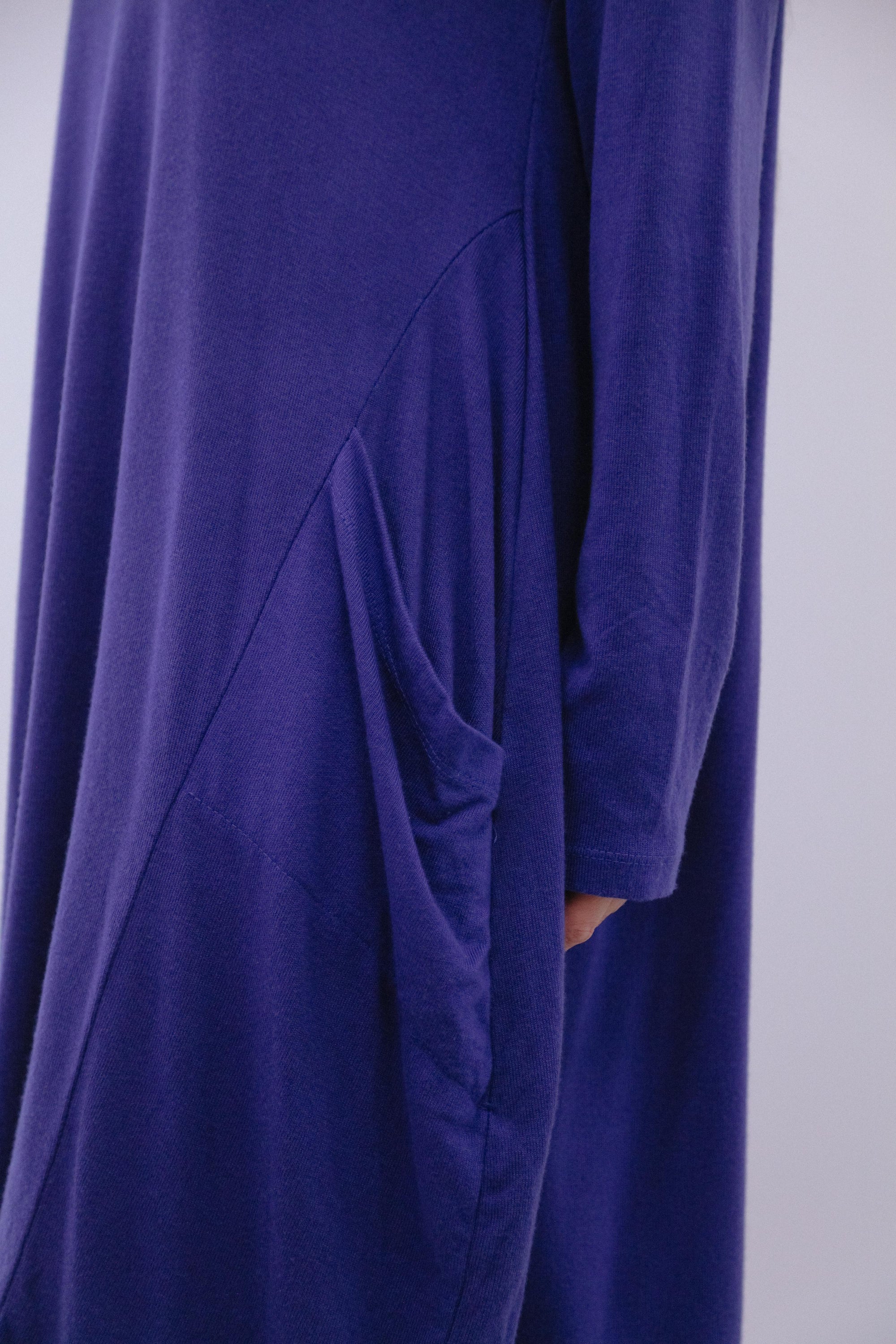 Bubble 2-Pocket Dress in Purple_Sleeve Detail