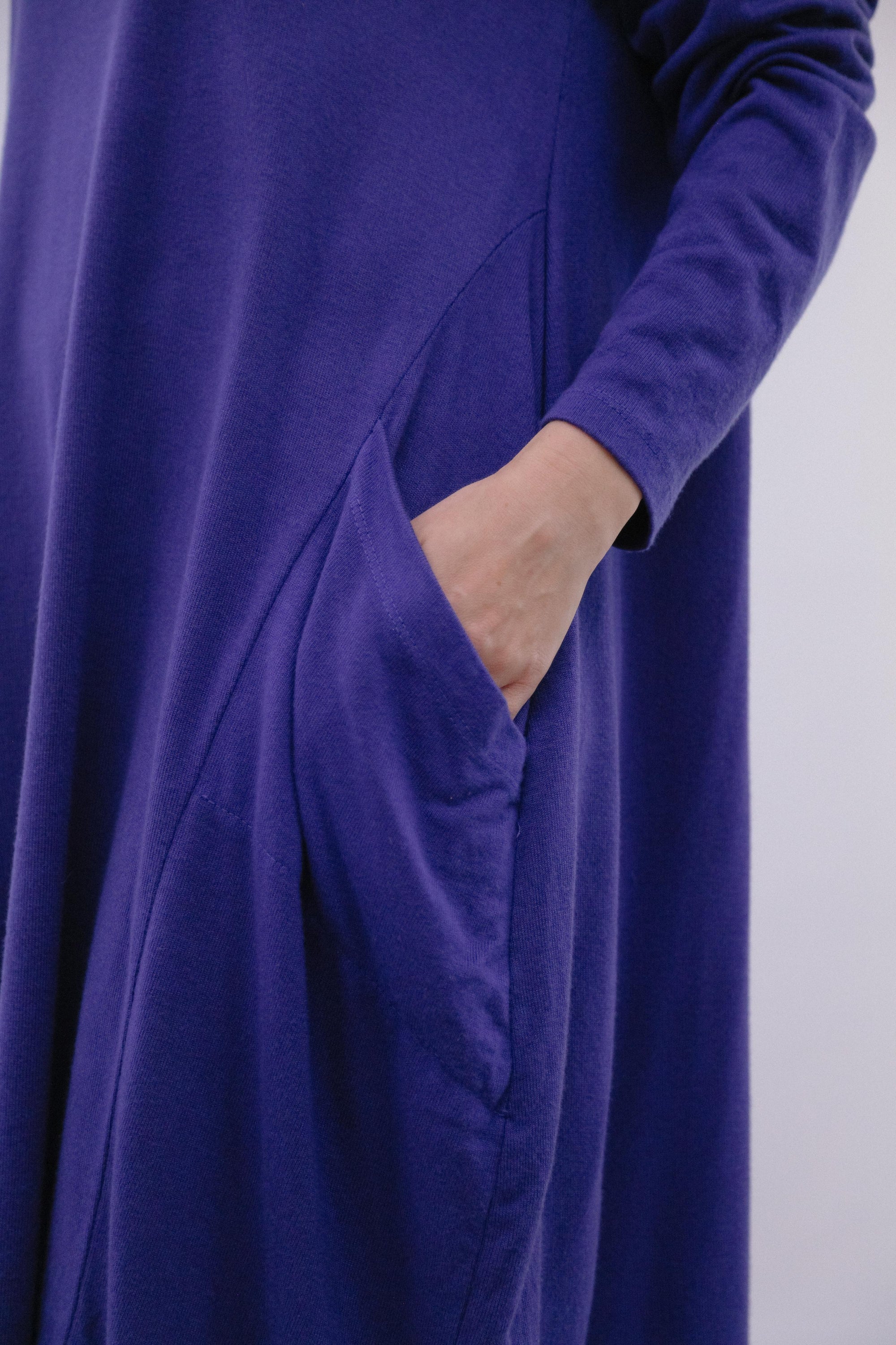 Bubble 2-Pocket Dress in Purple_Pocket Detail