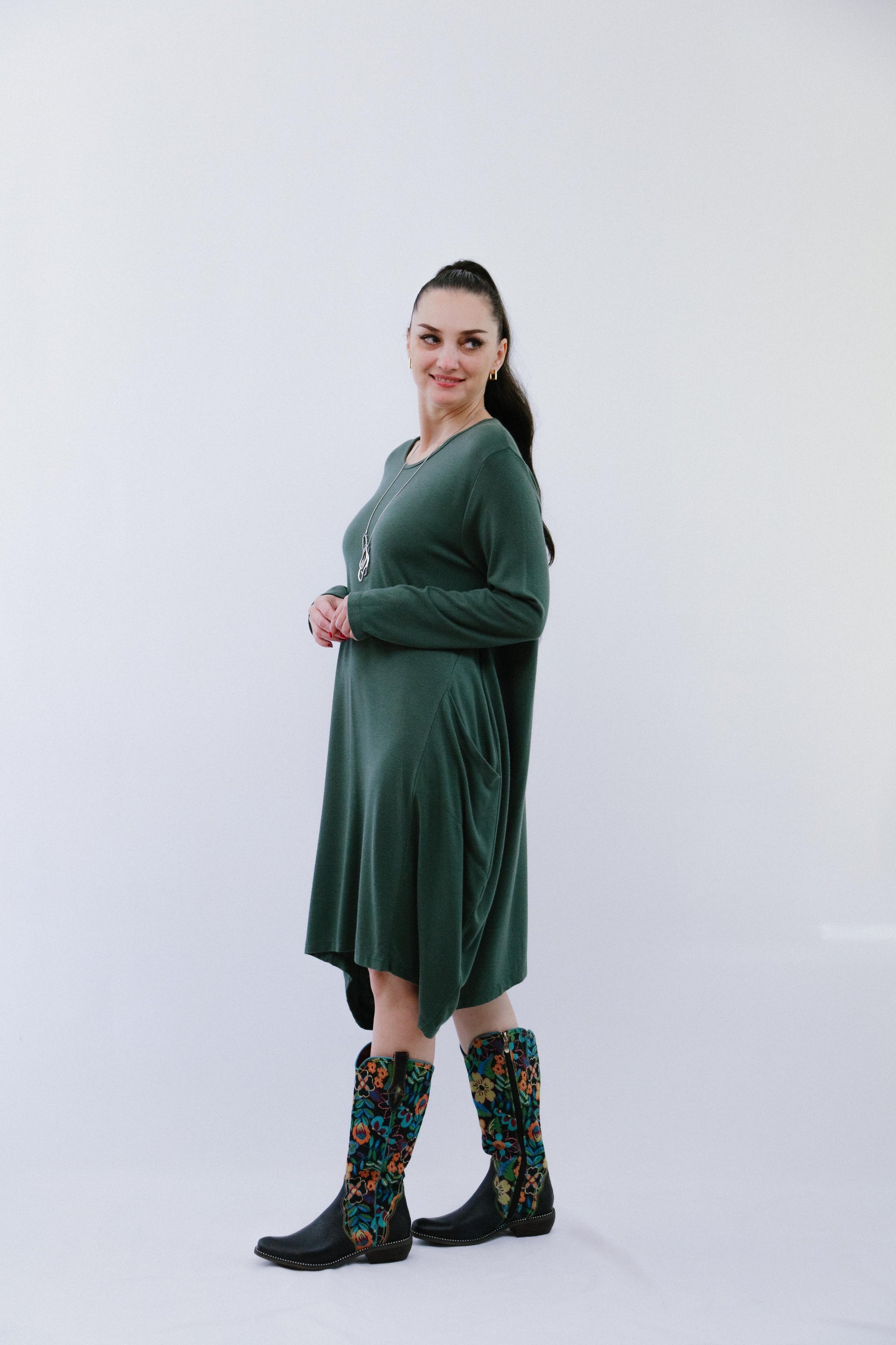 Bubble 2-Pocket Dress in Olive_Side