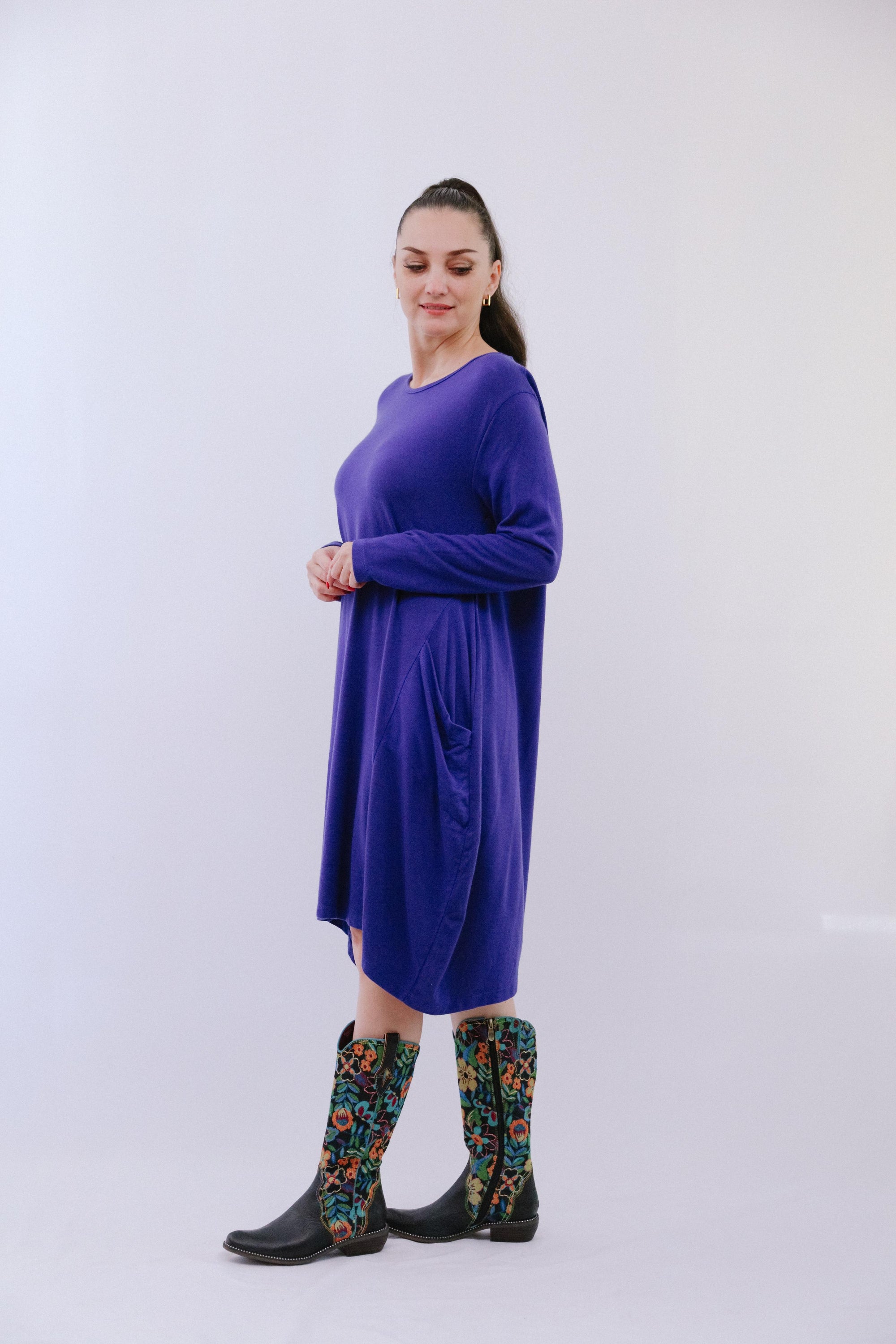 Bubble 2-Pocket Dress in Purple_Side