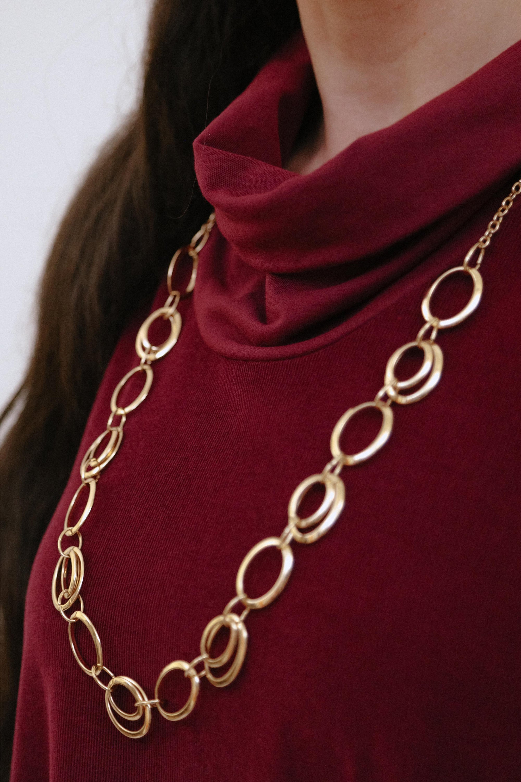 Mix Media Bubble Dress in Wine_Collar Detail