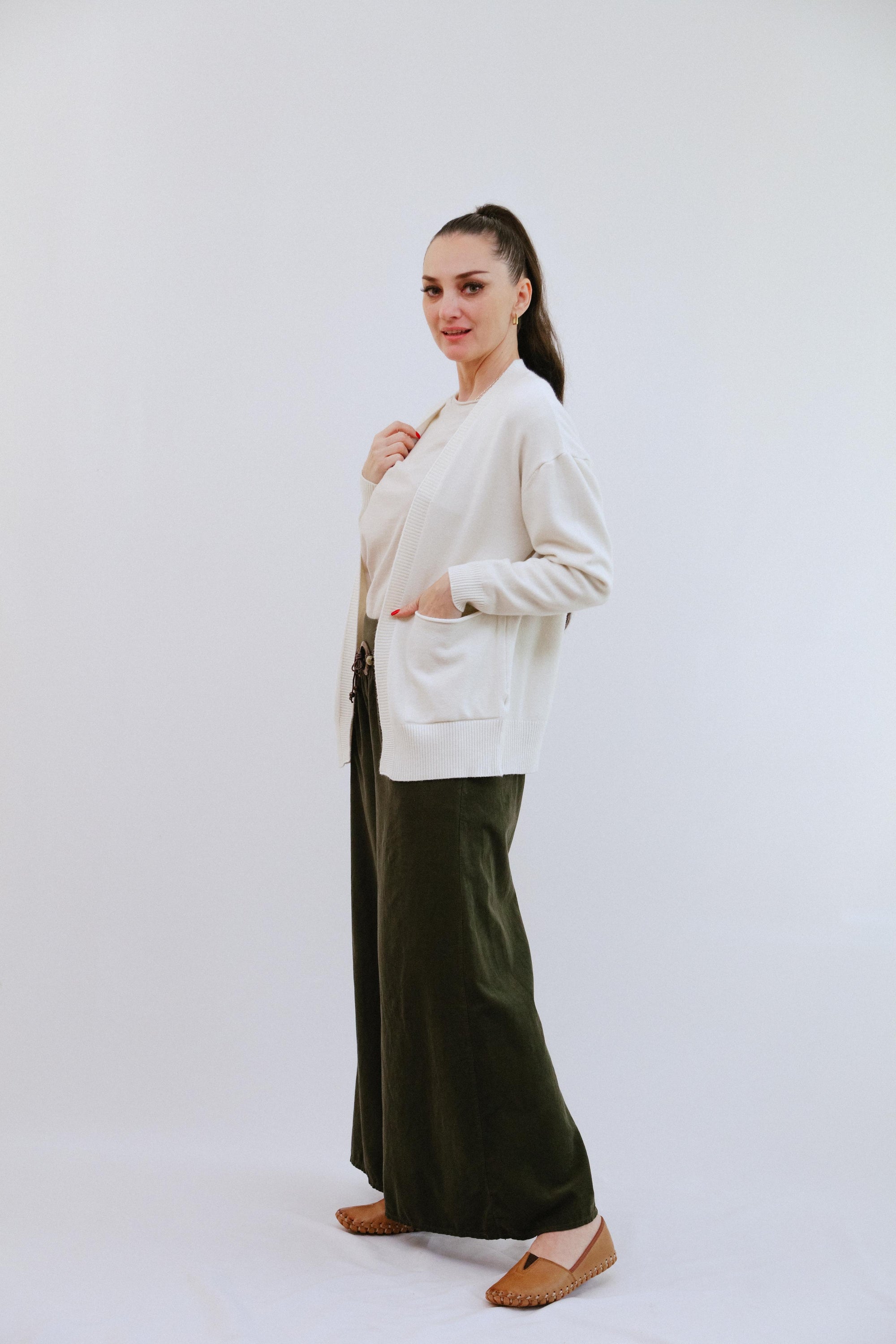 Open 2-Pocket Cardigan in Ivory_Side