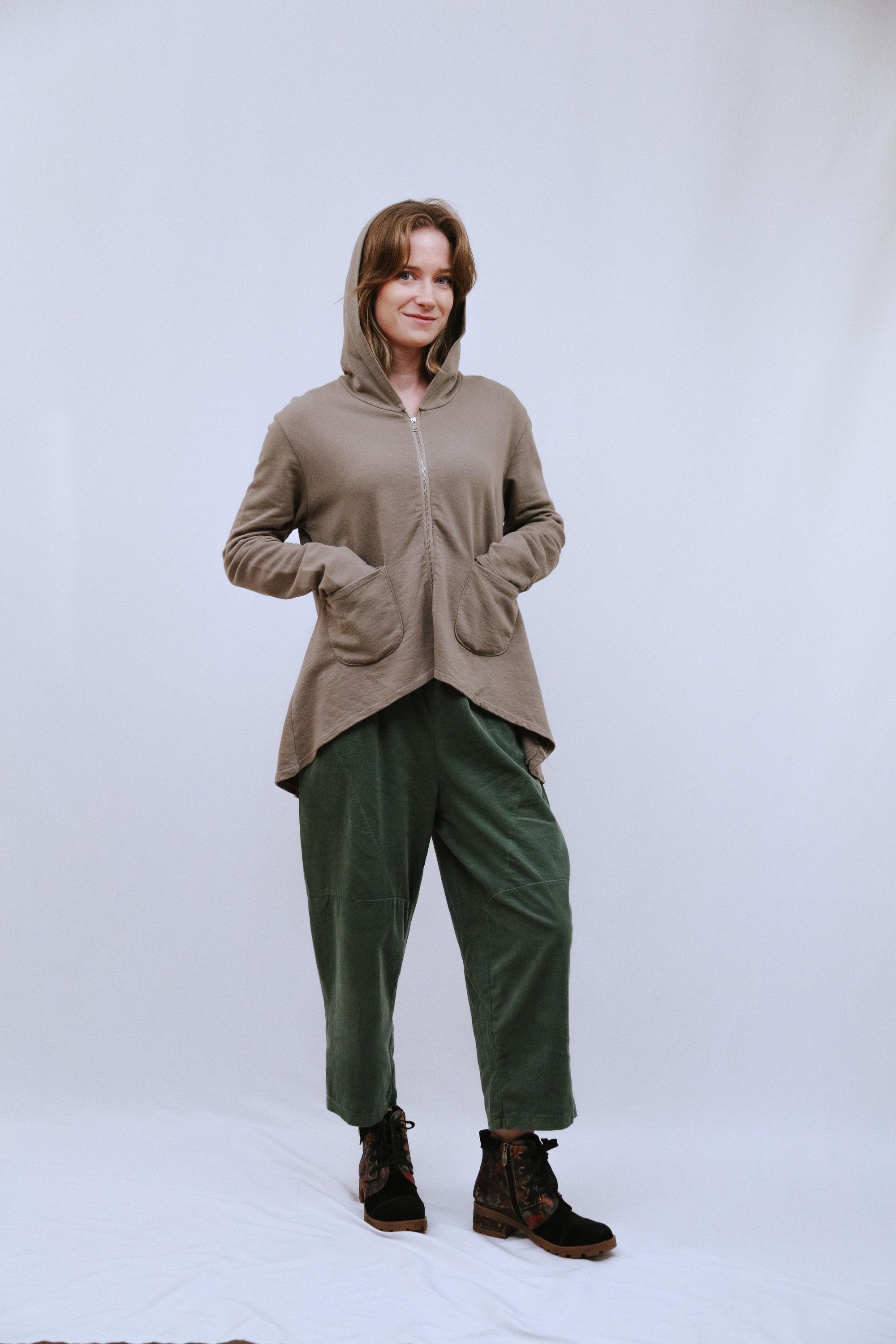 Zip Hi-Lo Hoody Sand_Front