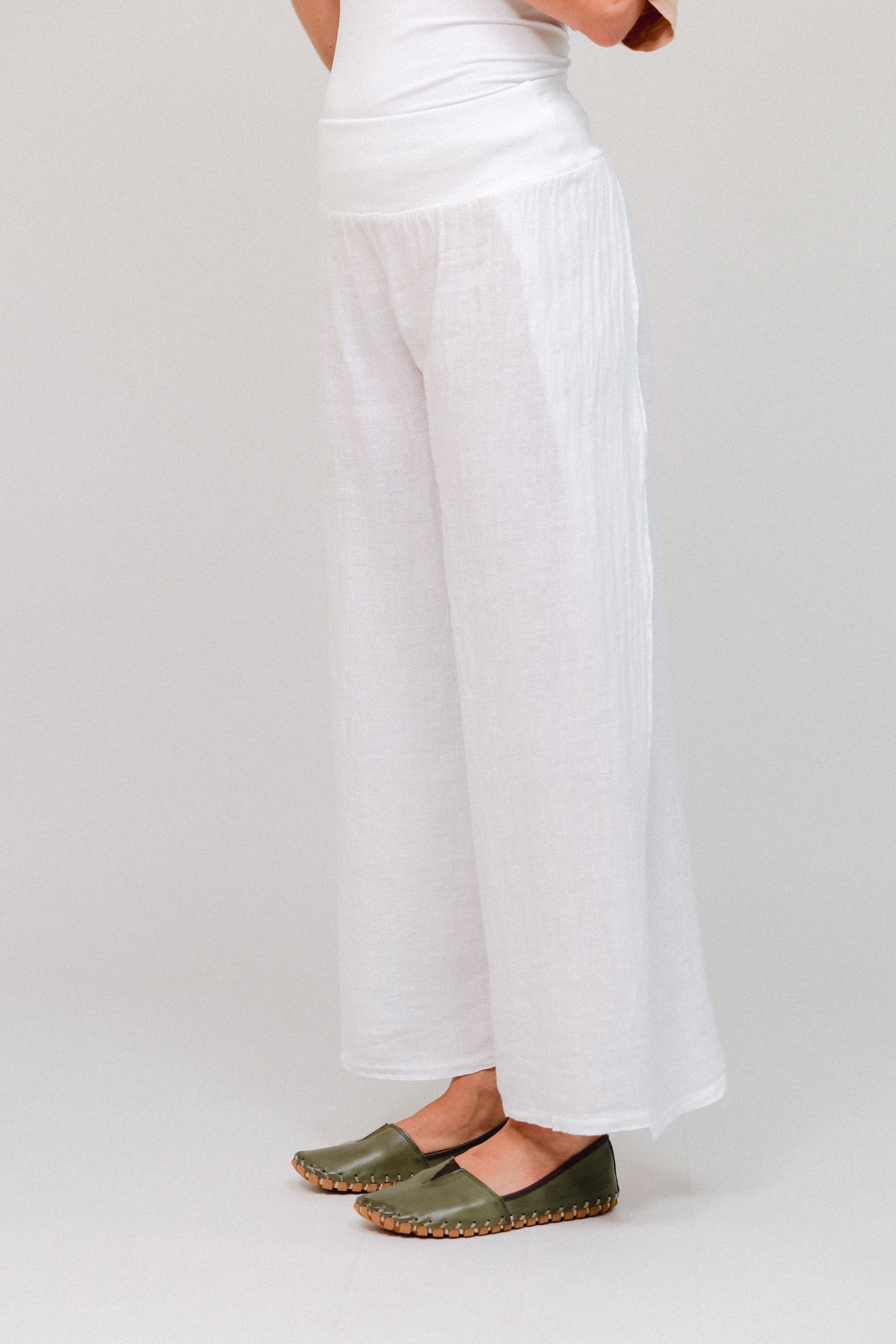 Ribbed Waist Open Side Pant White Side