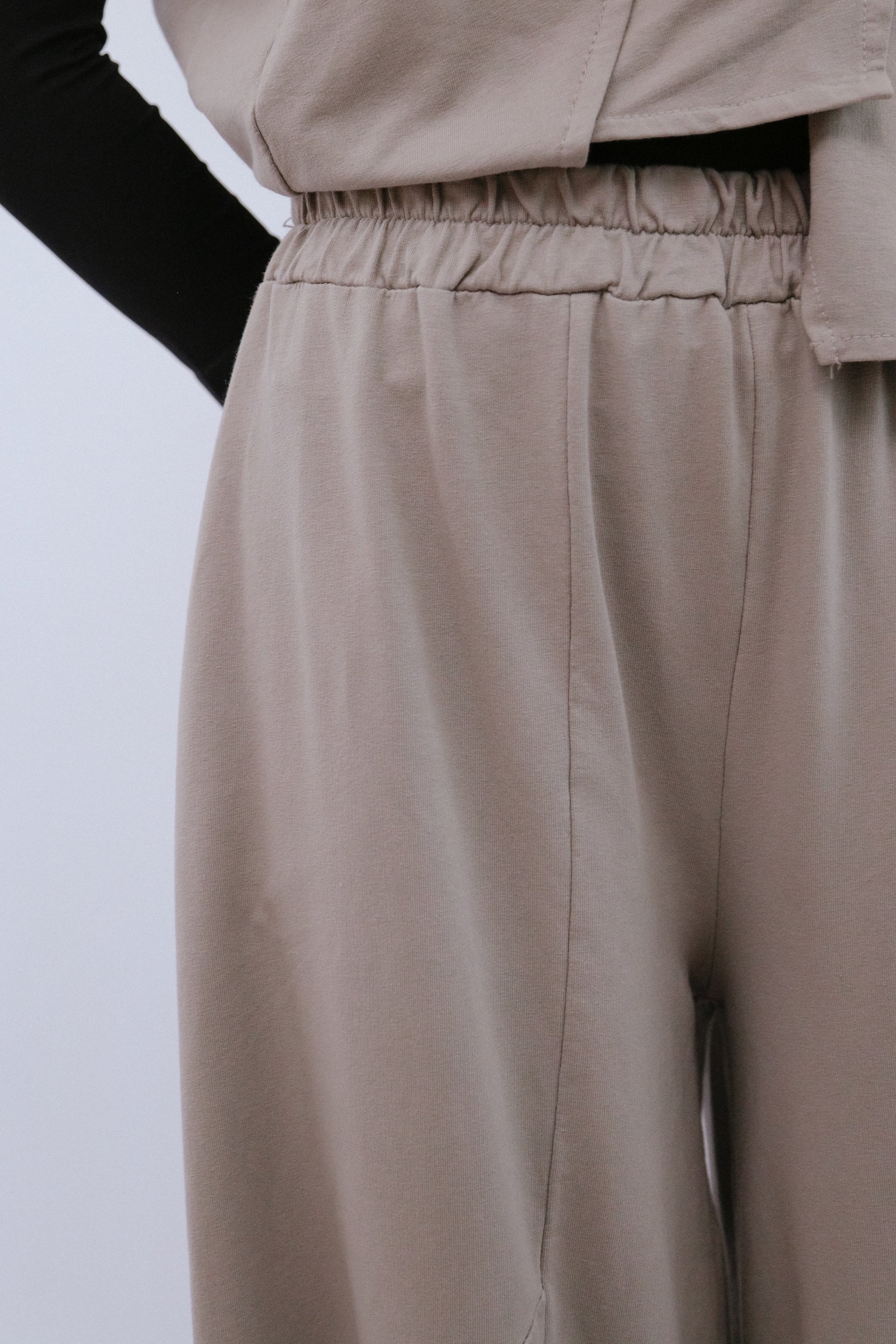 Saga Genie Pants in Sand Waist Detail