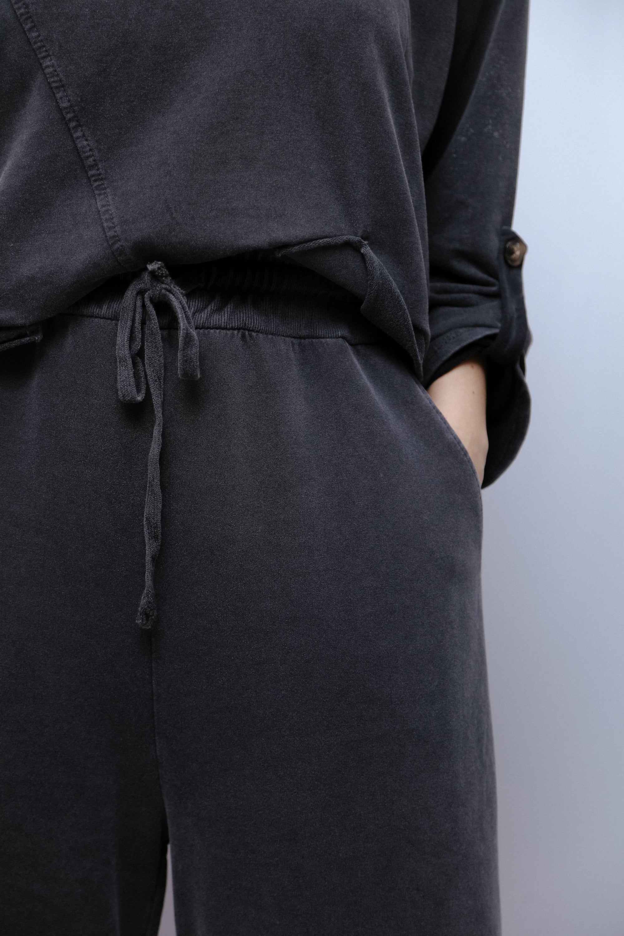 Big Track Pants in Black_Detail