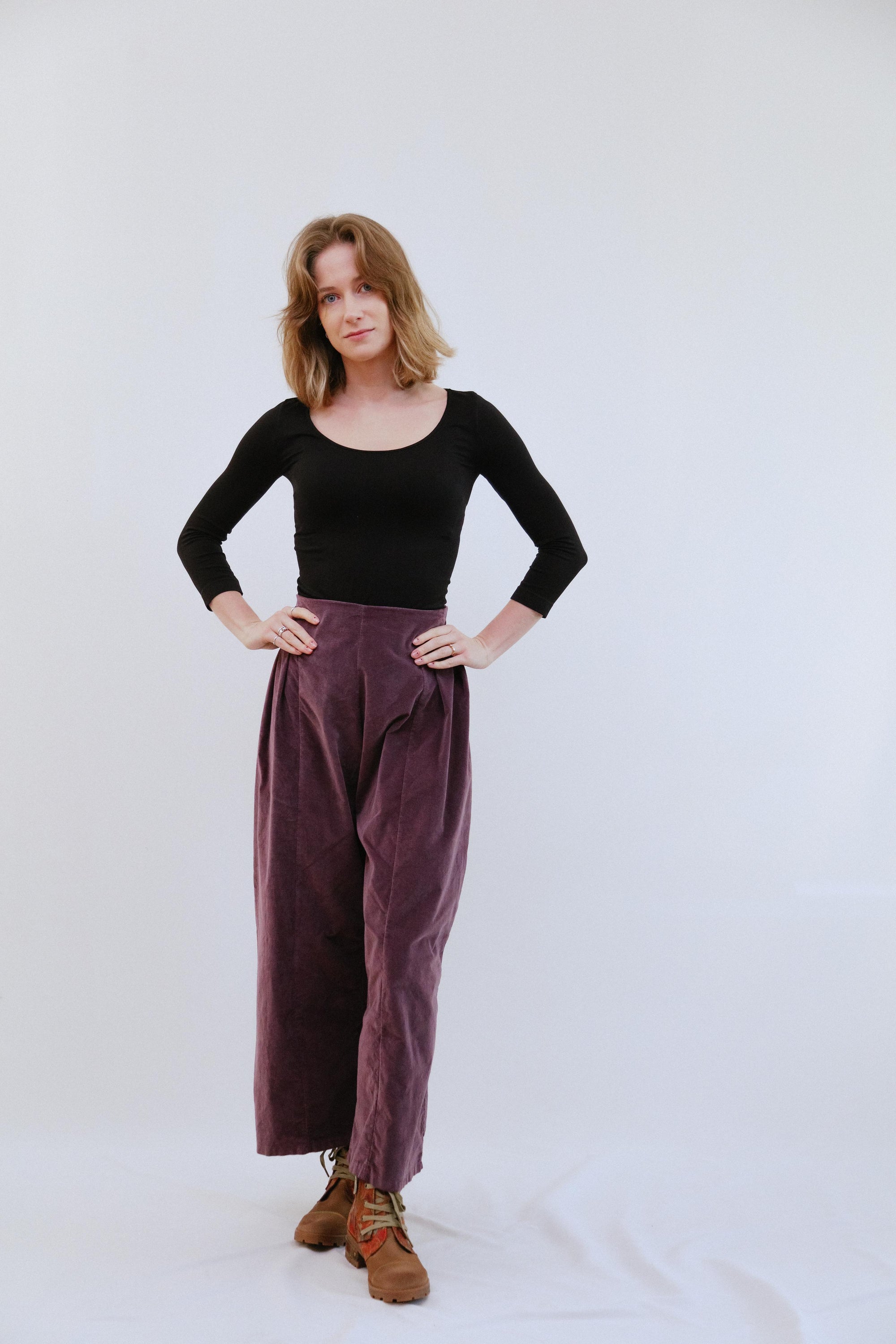 Side Pleat Velvet Pants Amethyst_Front