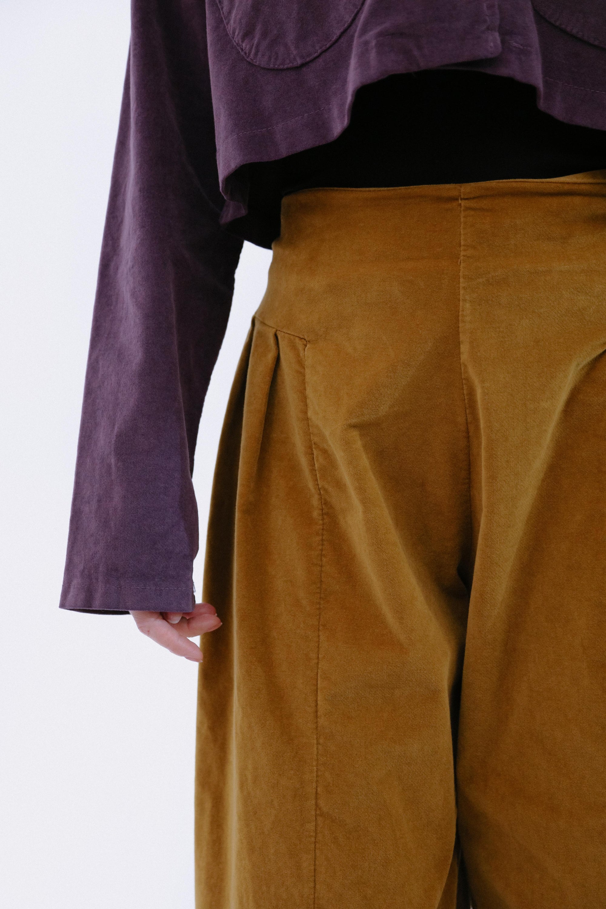 Side Pleat Velvet Pants Mustard_Detail