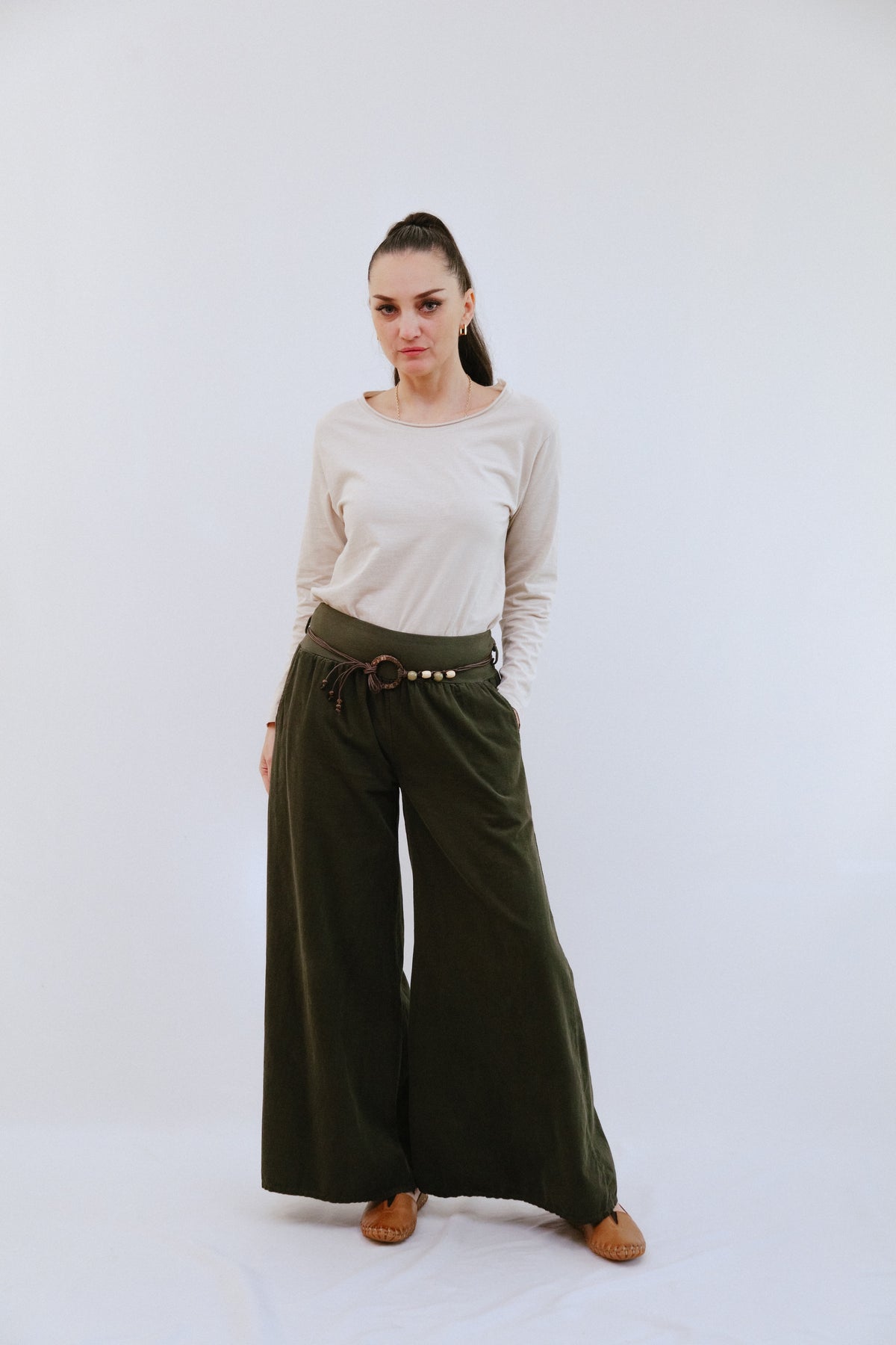 Wide Leg Pants W/Art Belt in Olive_Front
