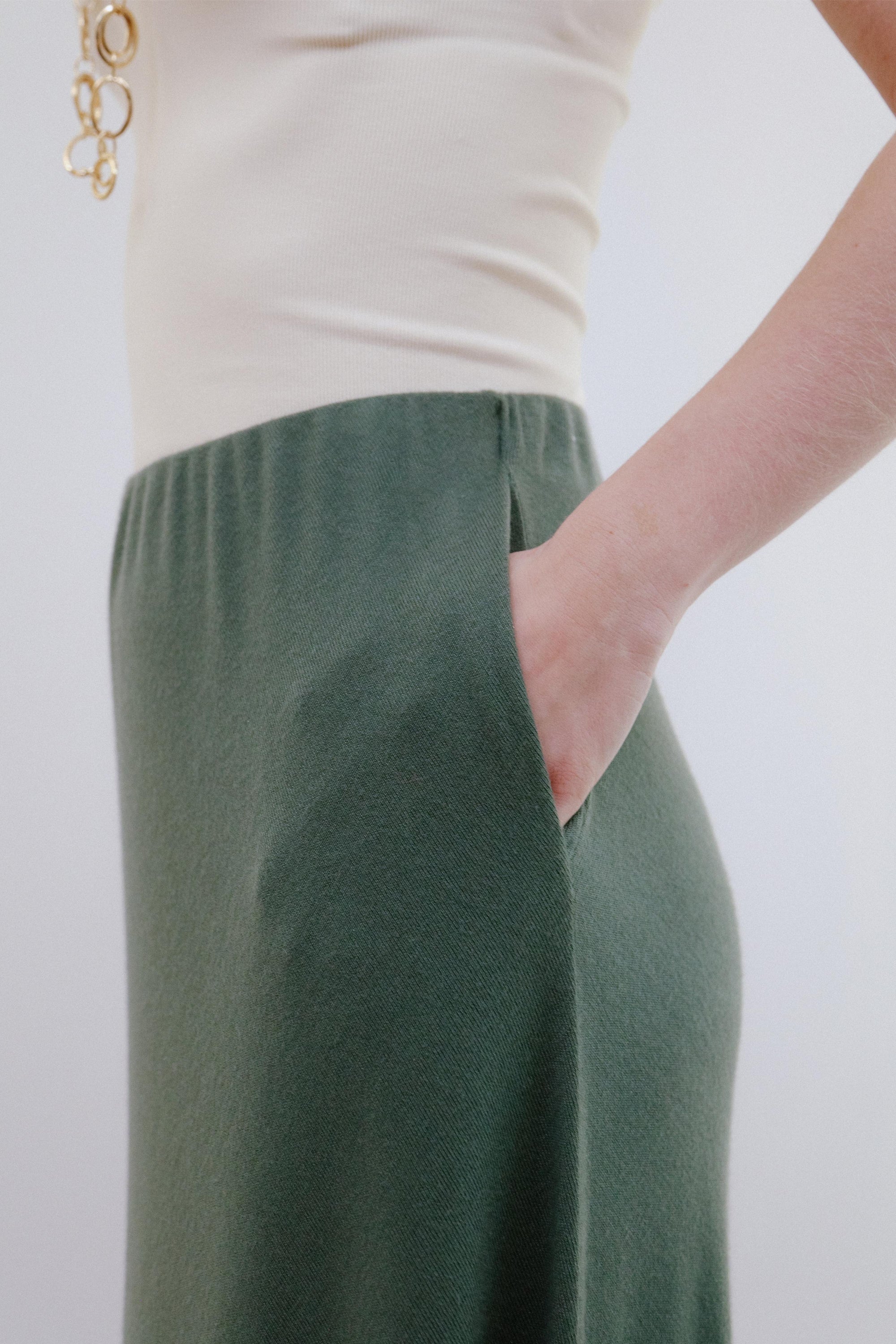 A-line Skirt in Olive_Pocket Detail