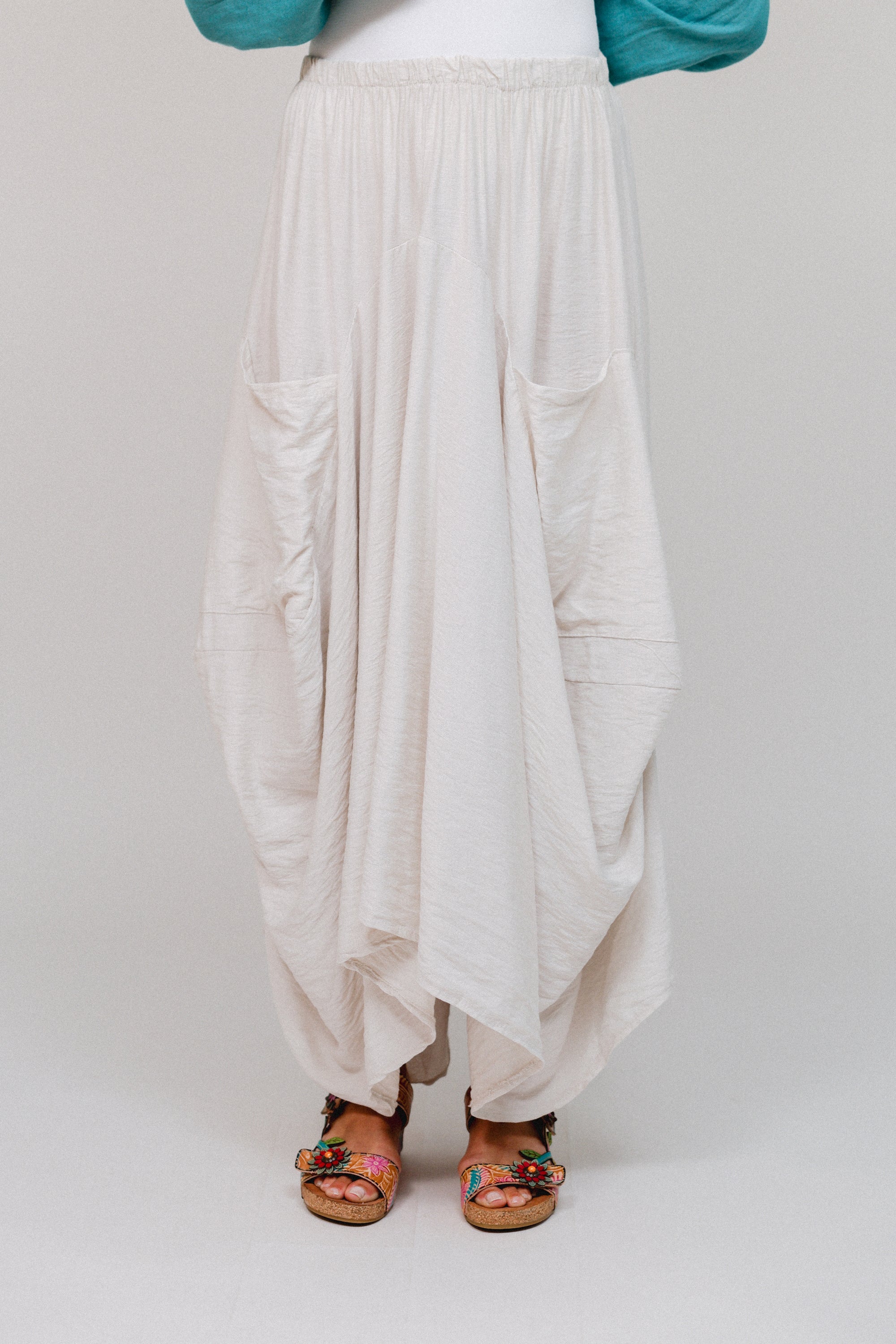 2-Pocket Bubble Maxi Skirt Sand Front