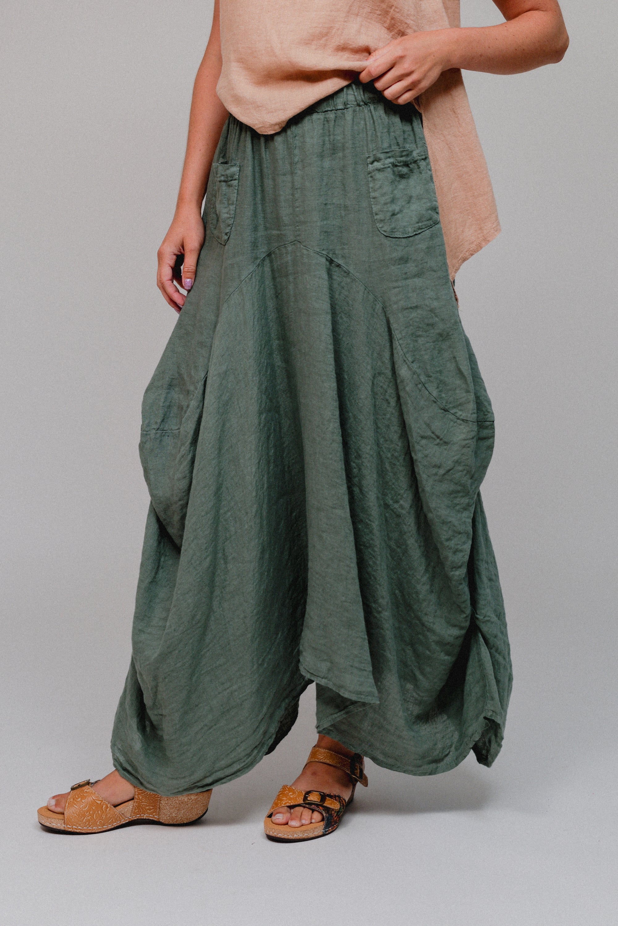 Maxi Front Pocket Detailed Skirt Olive Side
