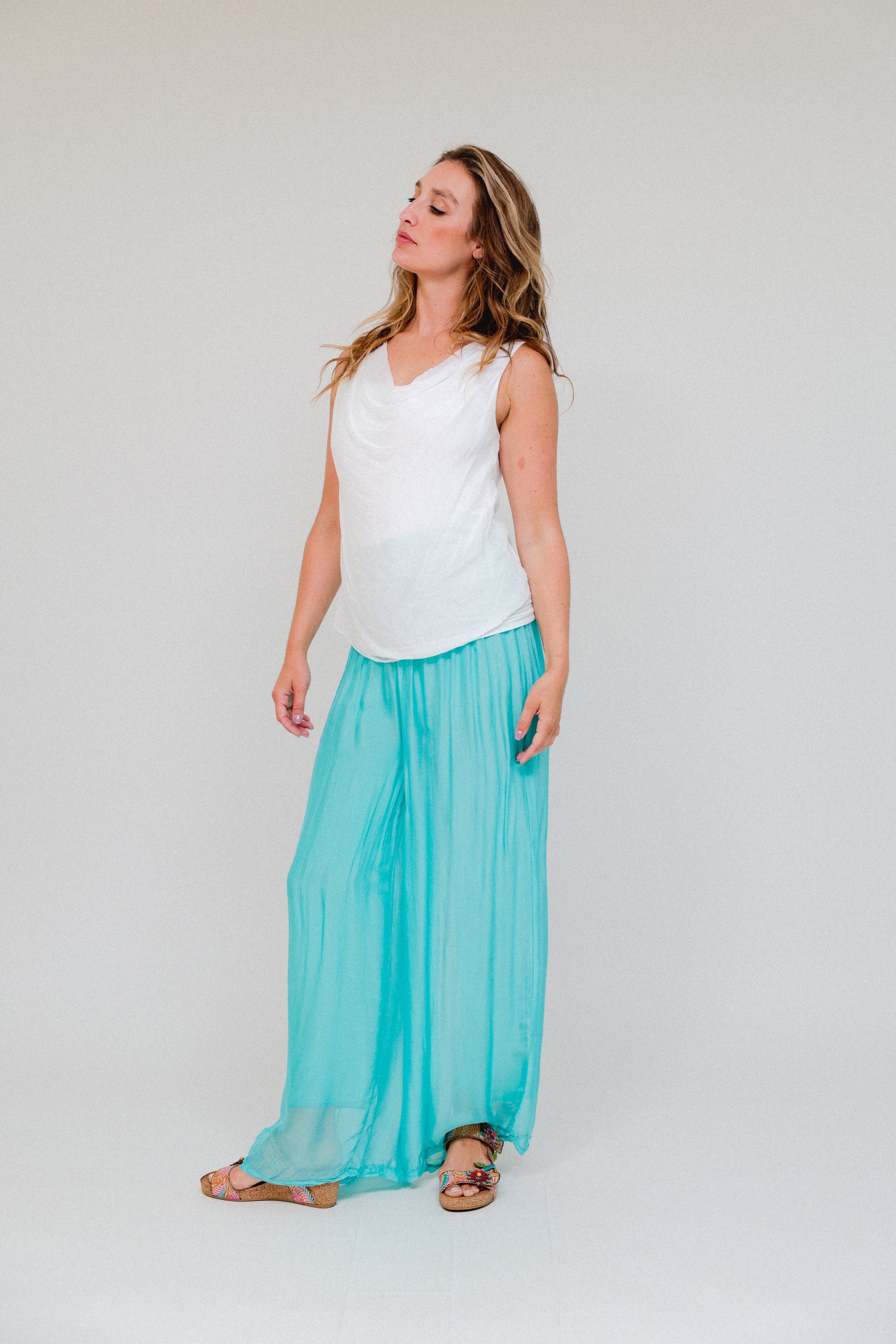 Drape Sleeveless Top White Side