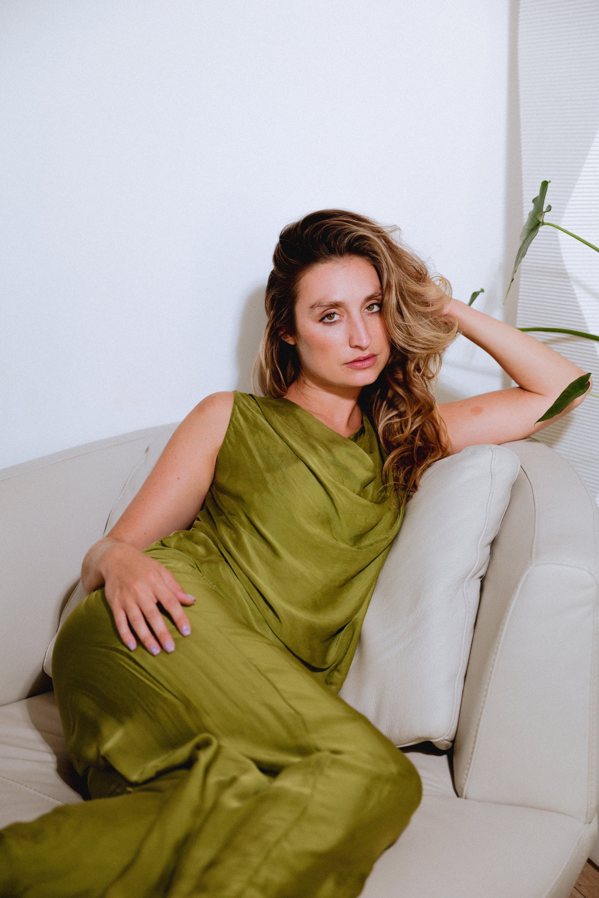 Drape Sleeveless Top Kiwi Model 