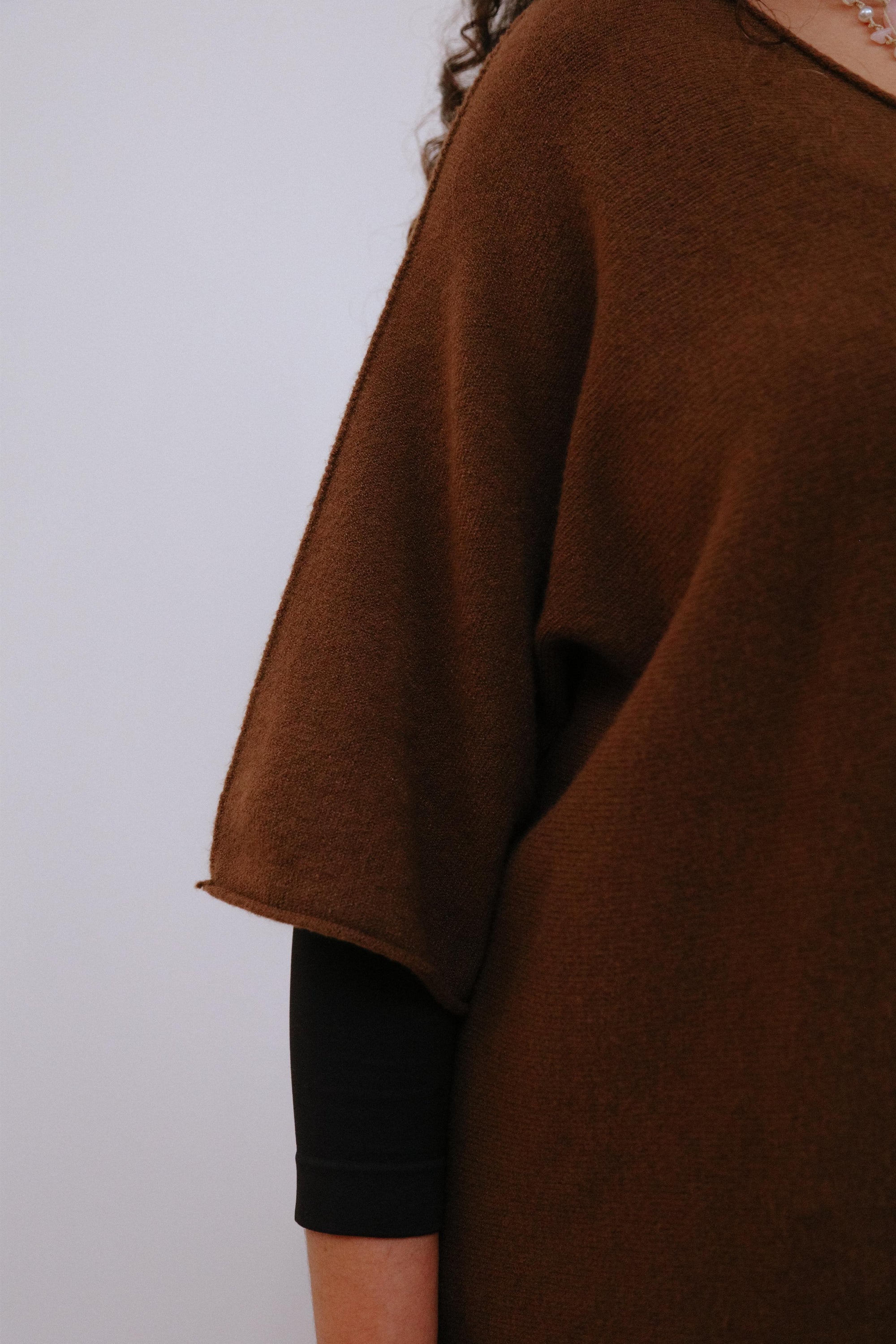 V-Neck Extented Sleeve Top in Coco_Sleeve Detail