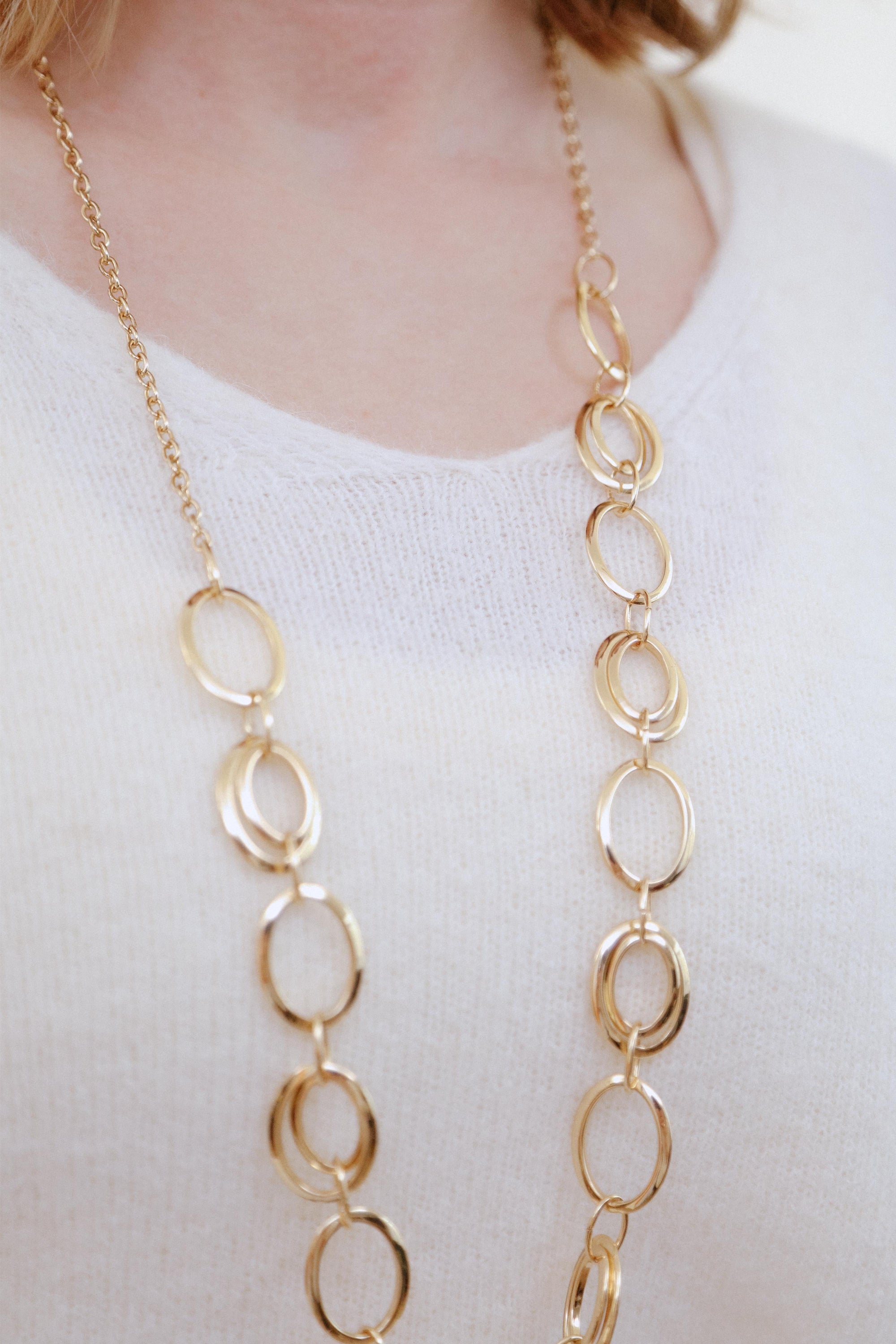 V-Neck Knit Top in Ivory_Neckline Detail