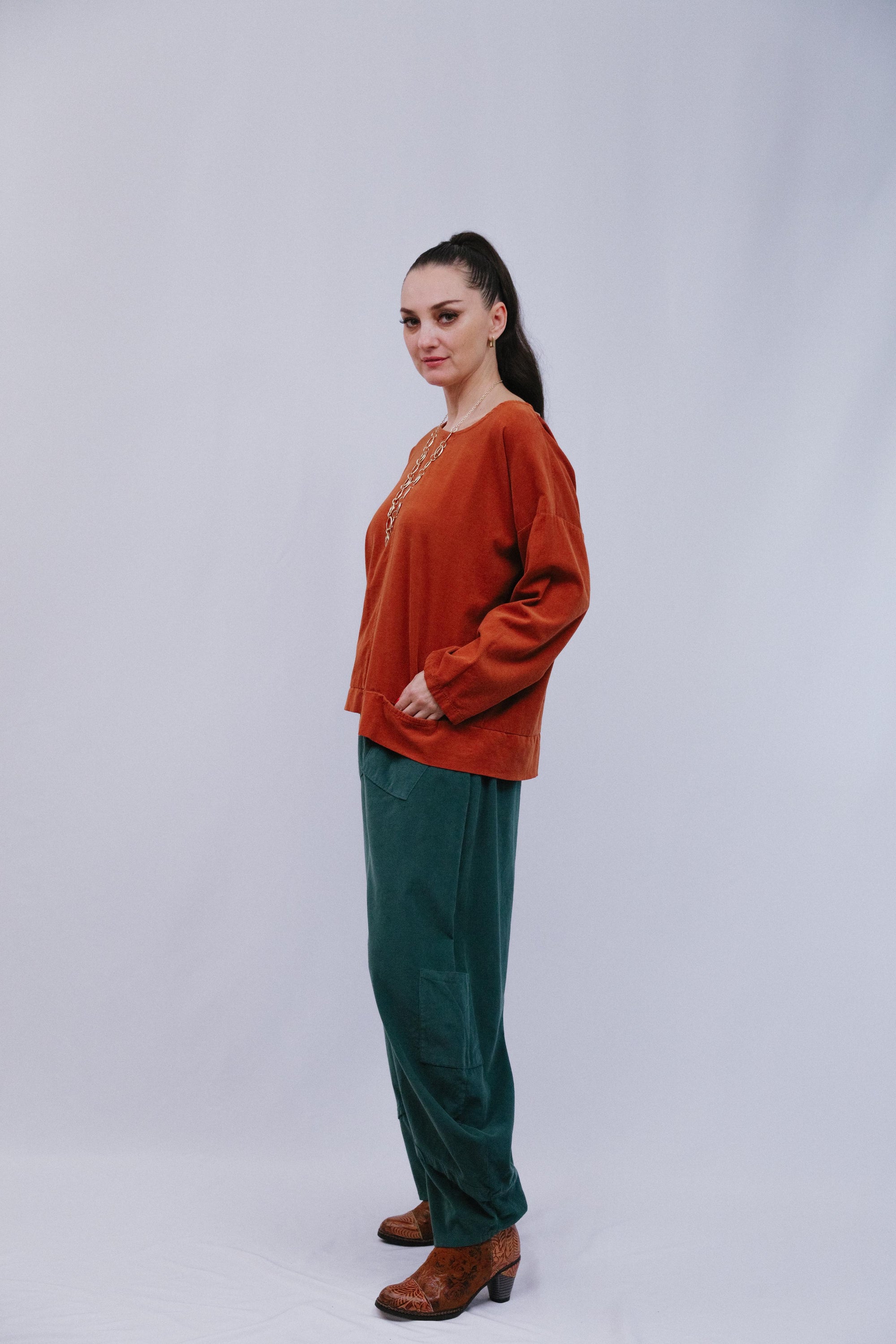 Uneven Hem Crew Neck Top in Terra_Side