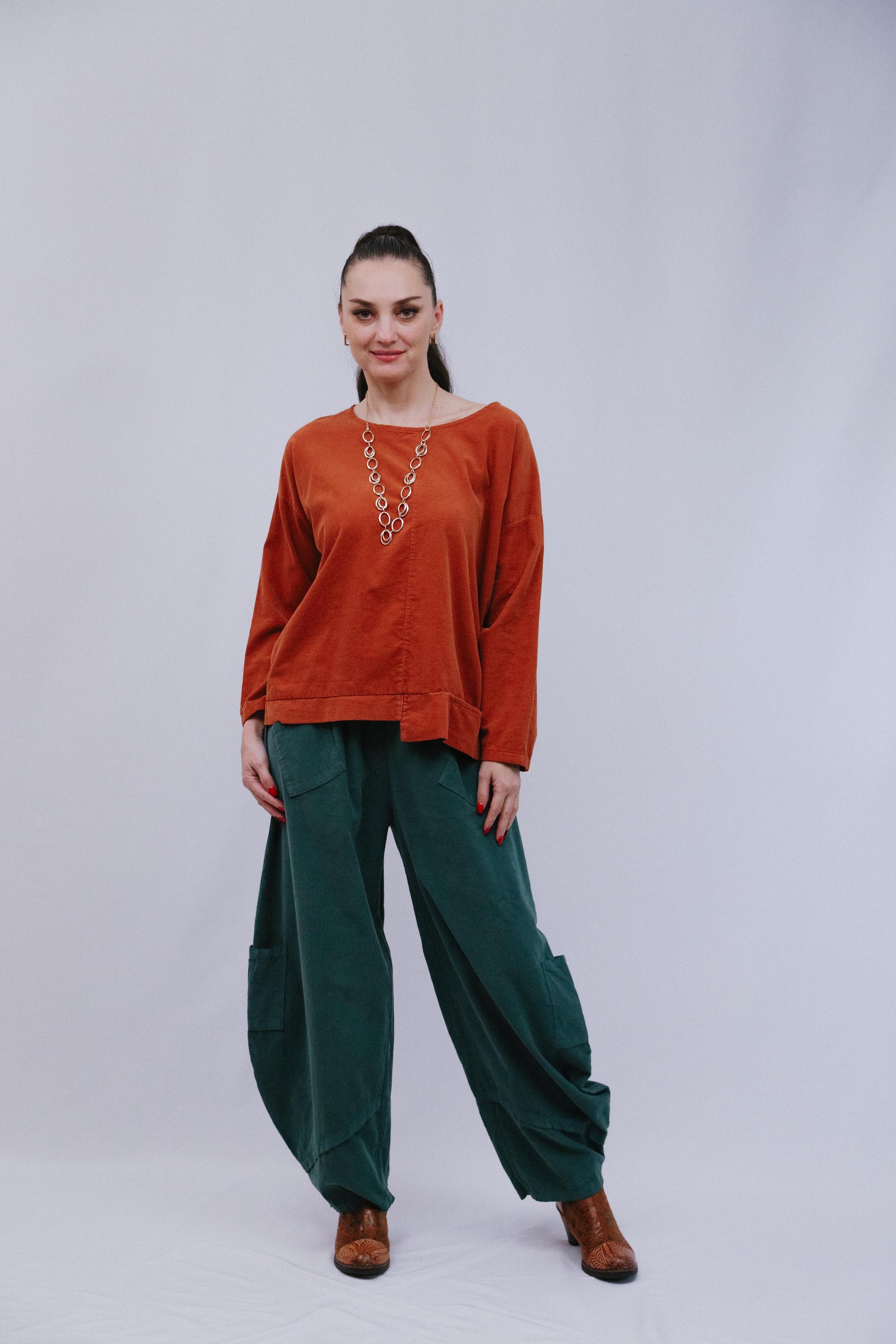 Uneven Hem Crew Neck Top in Terra_Front