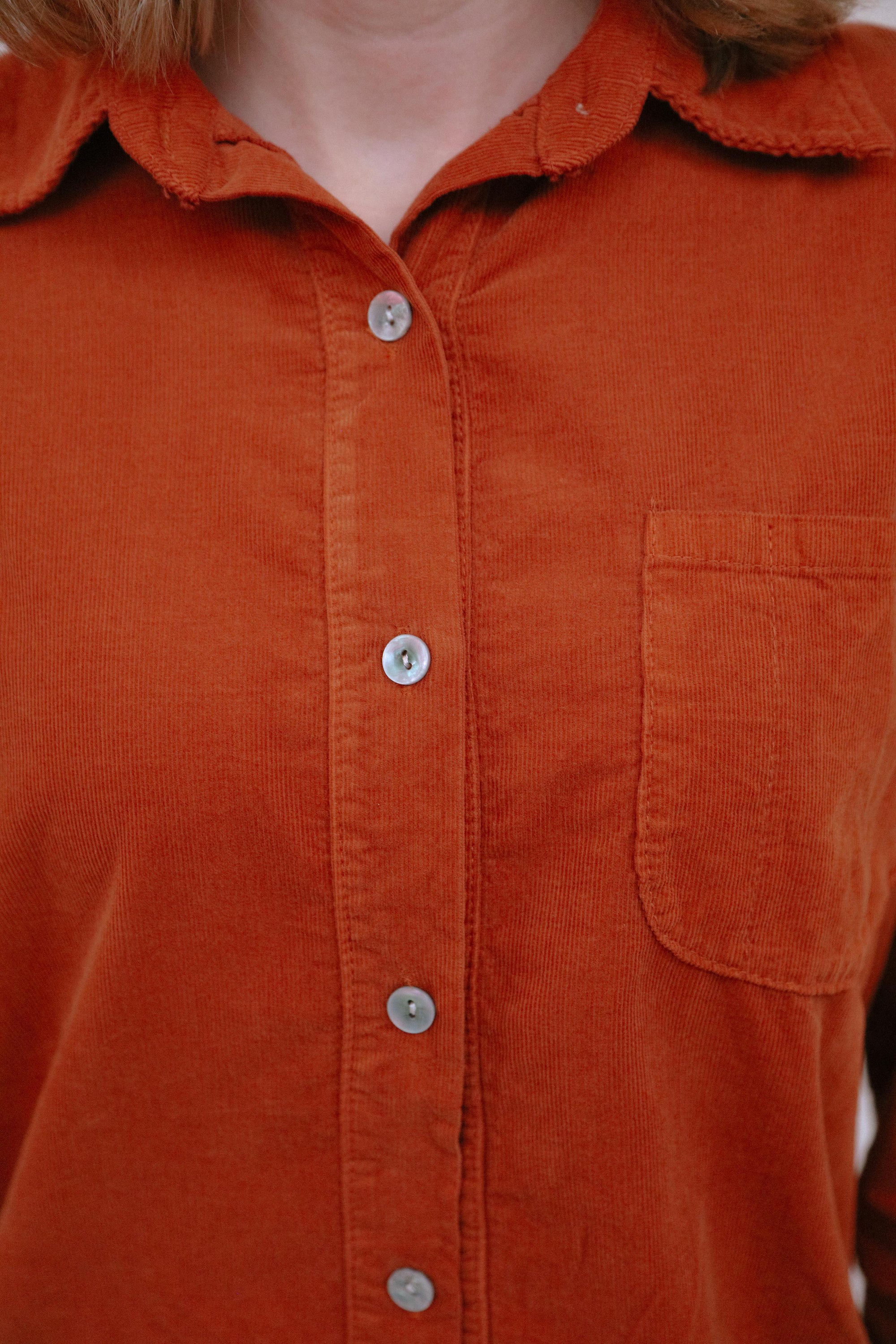 1-Pocket Utility Shirt in Terra_Button Detail