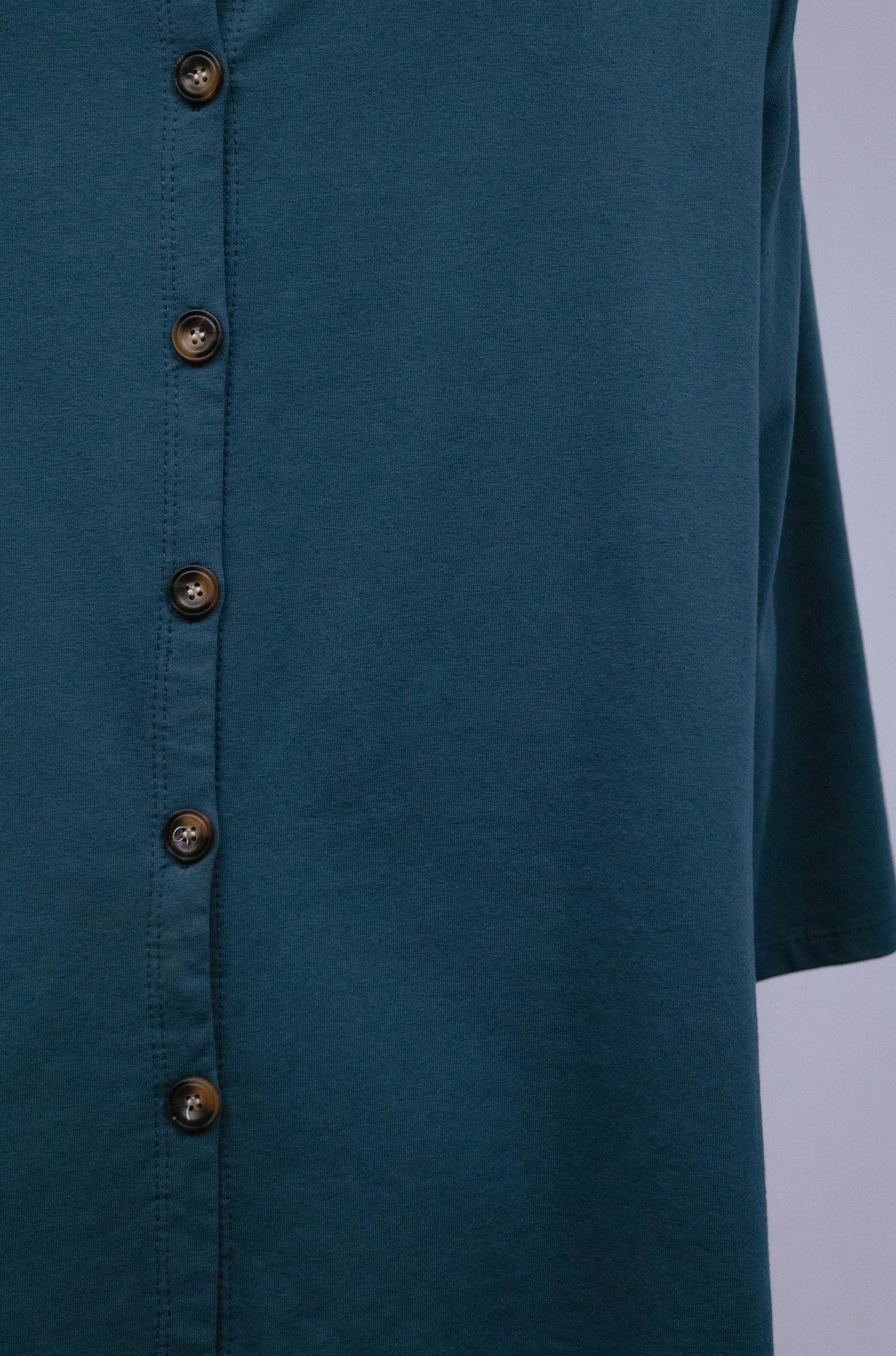 Button Back Top in Teal_Button Detail