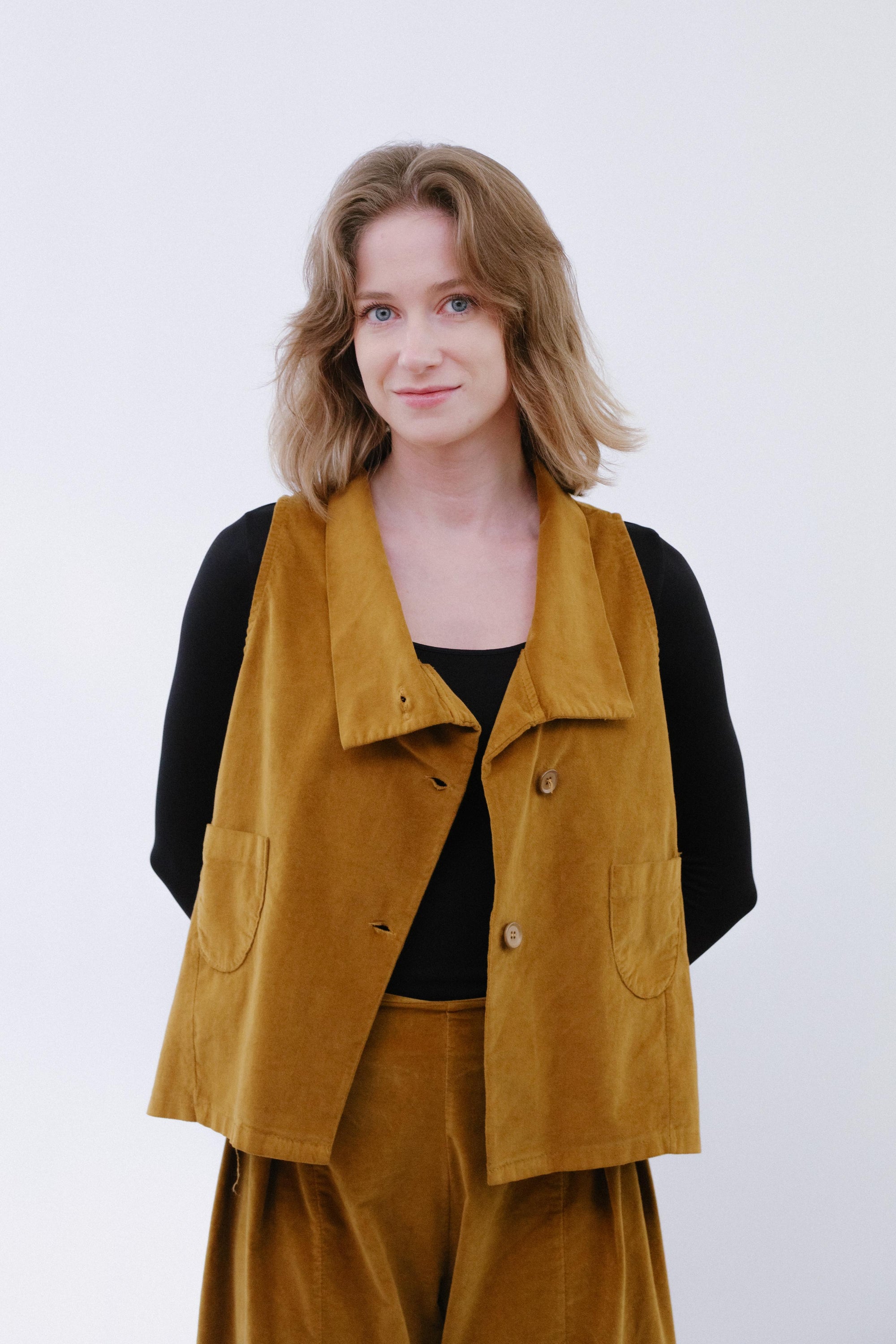 Veronica Vest in Mustard_Front Detail