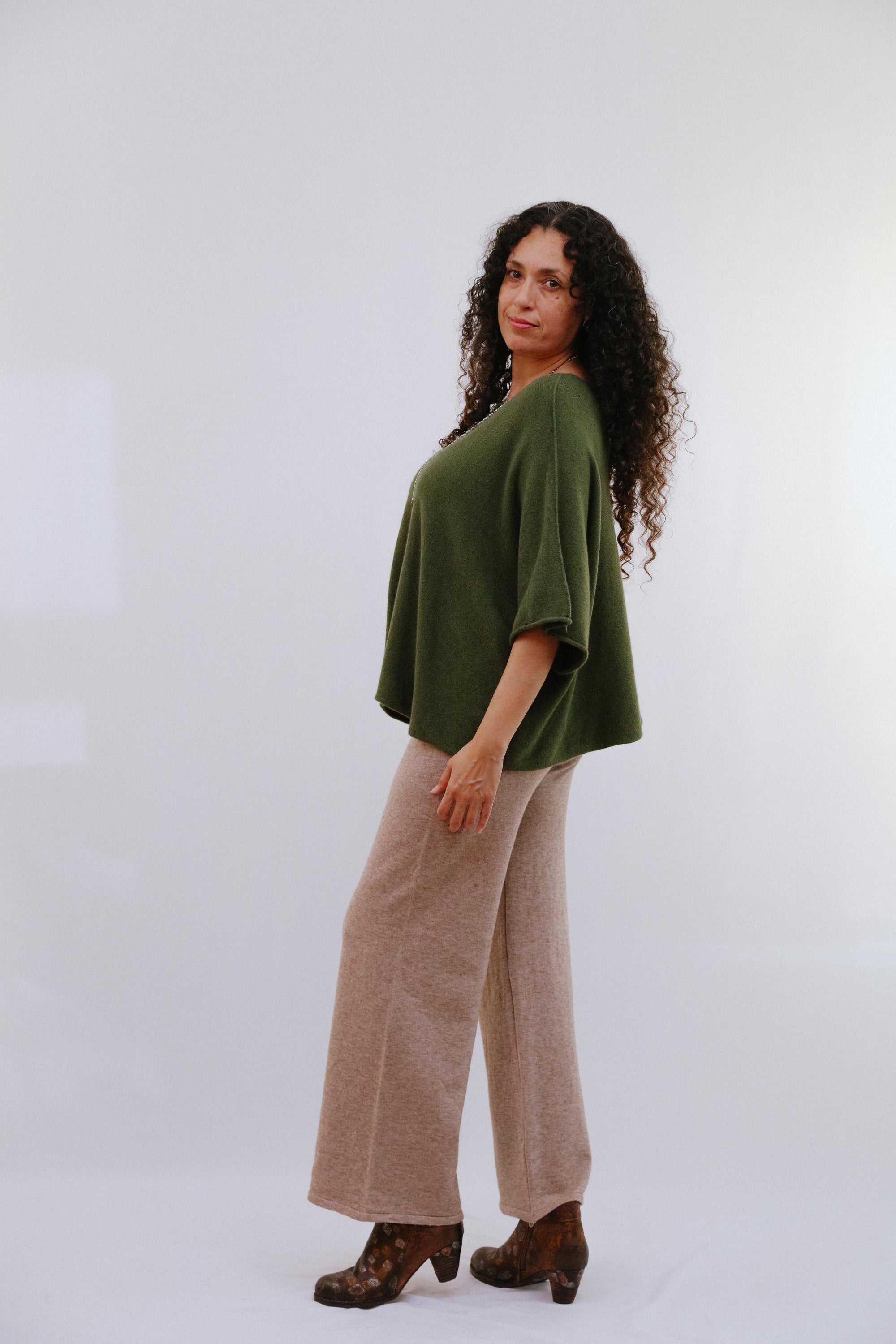 Crew Neck Extended Sleeve Top in Olive_Side