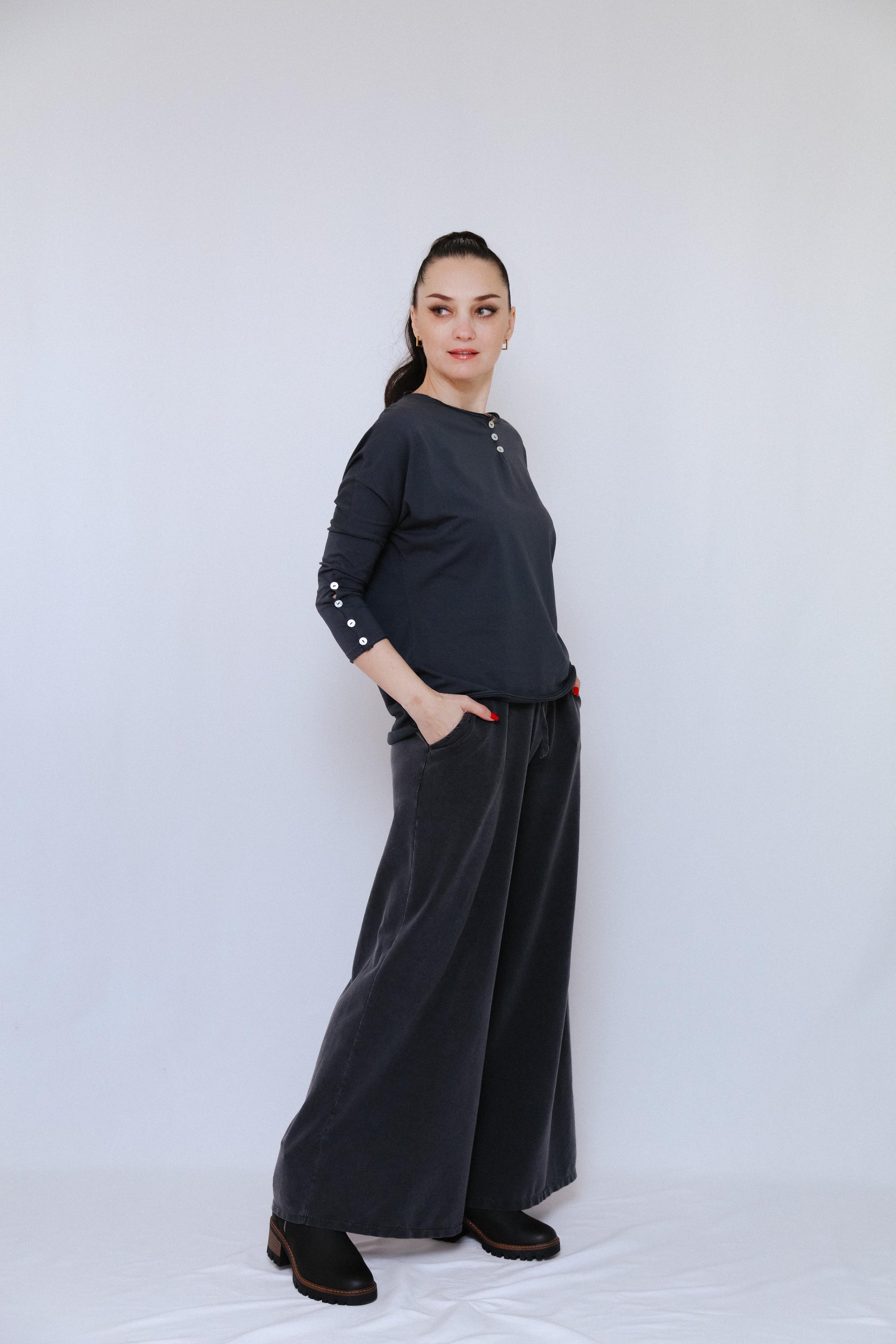 Button Sleeve Accent Top in Charcoal_Side