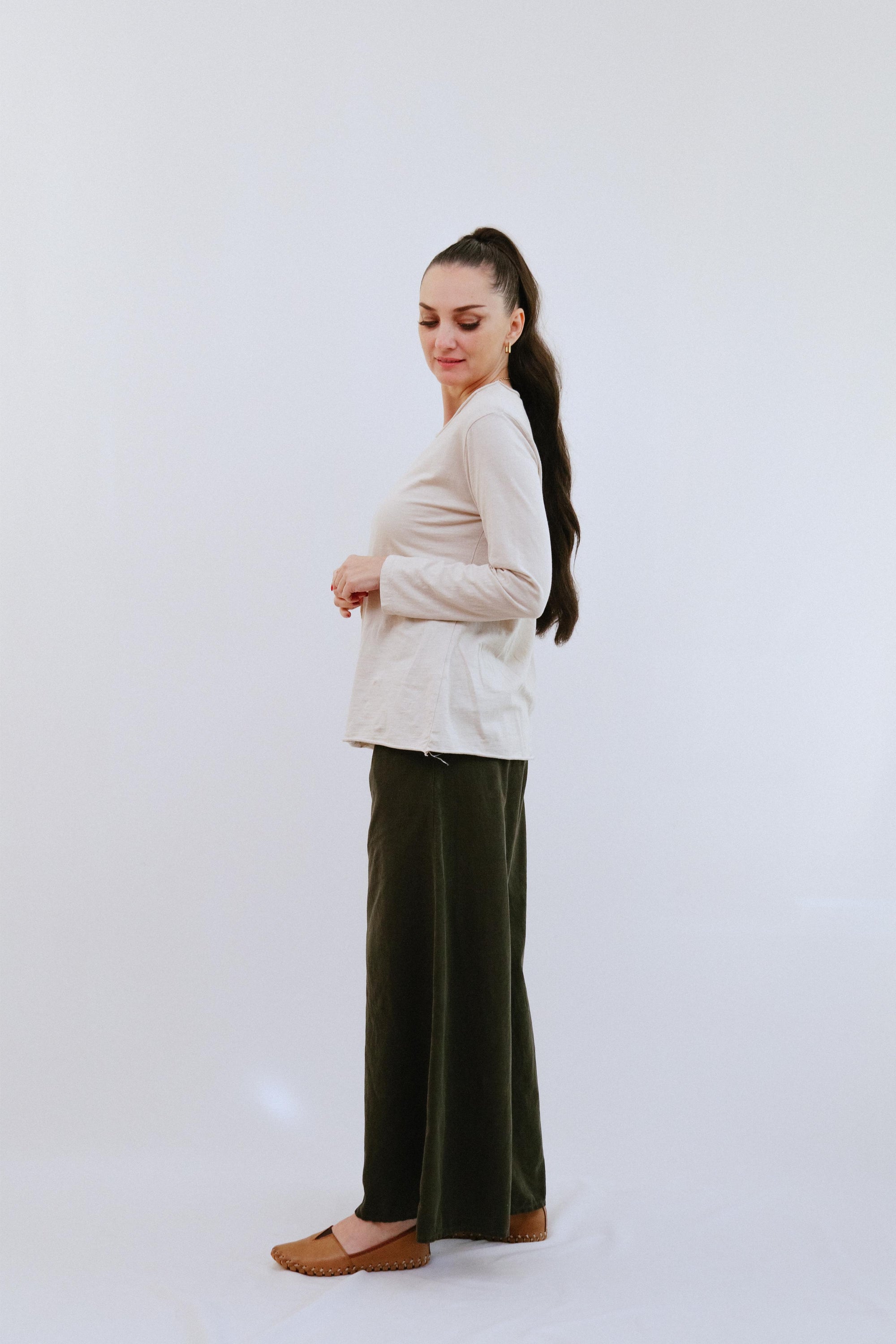 Monday Long Sleeve Tee in Sand_Side