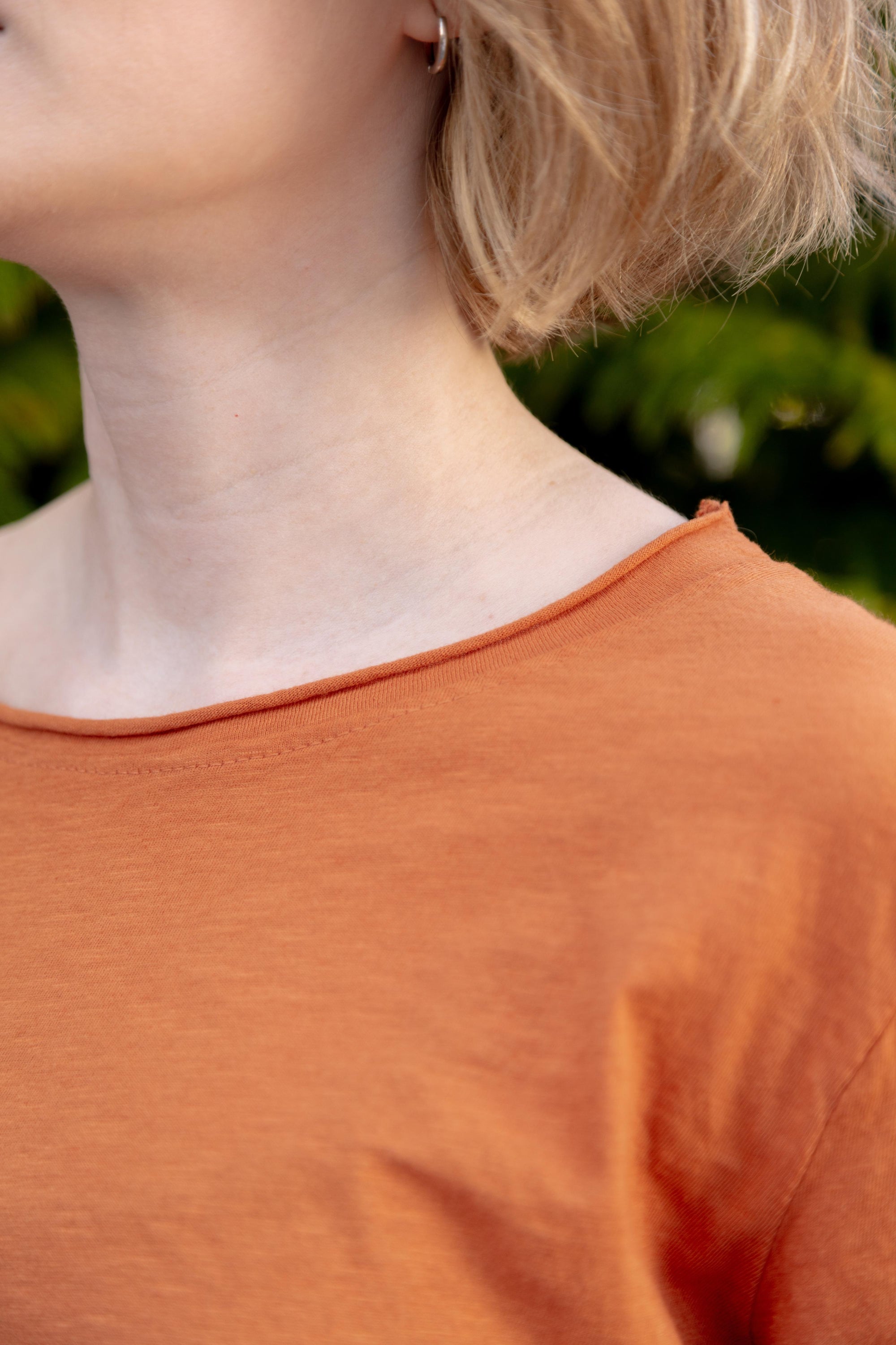 Monday Long Sleeve Tee in Terra_Neckline Detail