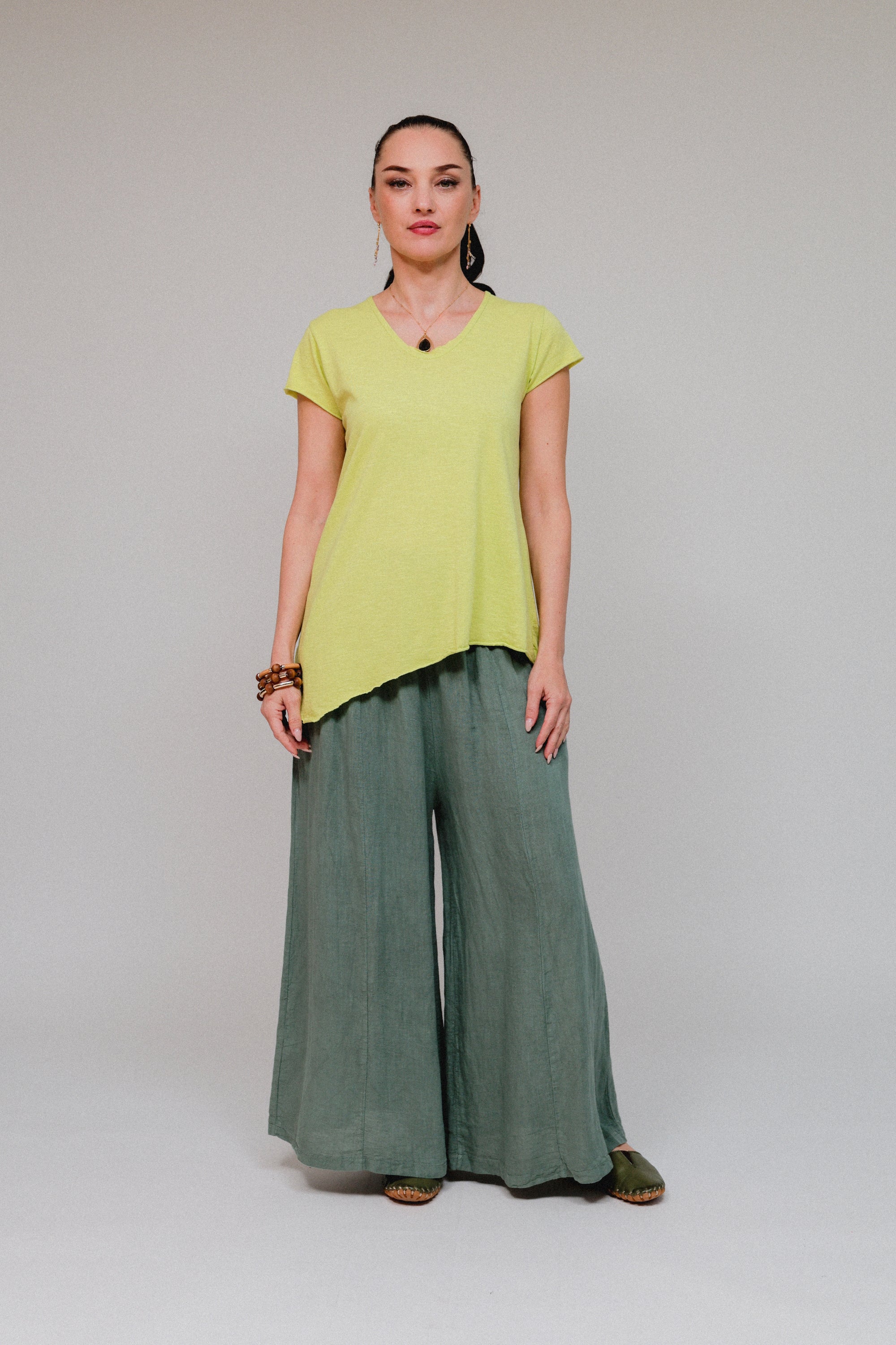 V-Neck Tee Yellow Front